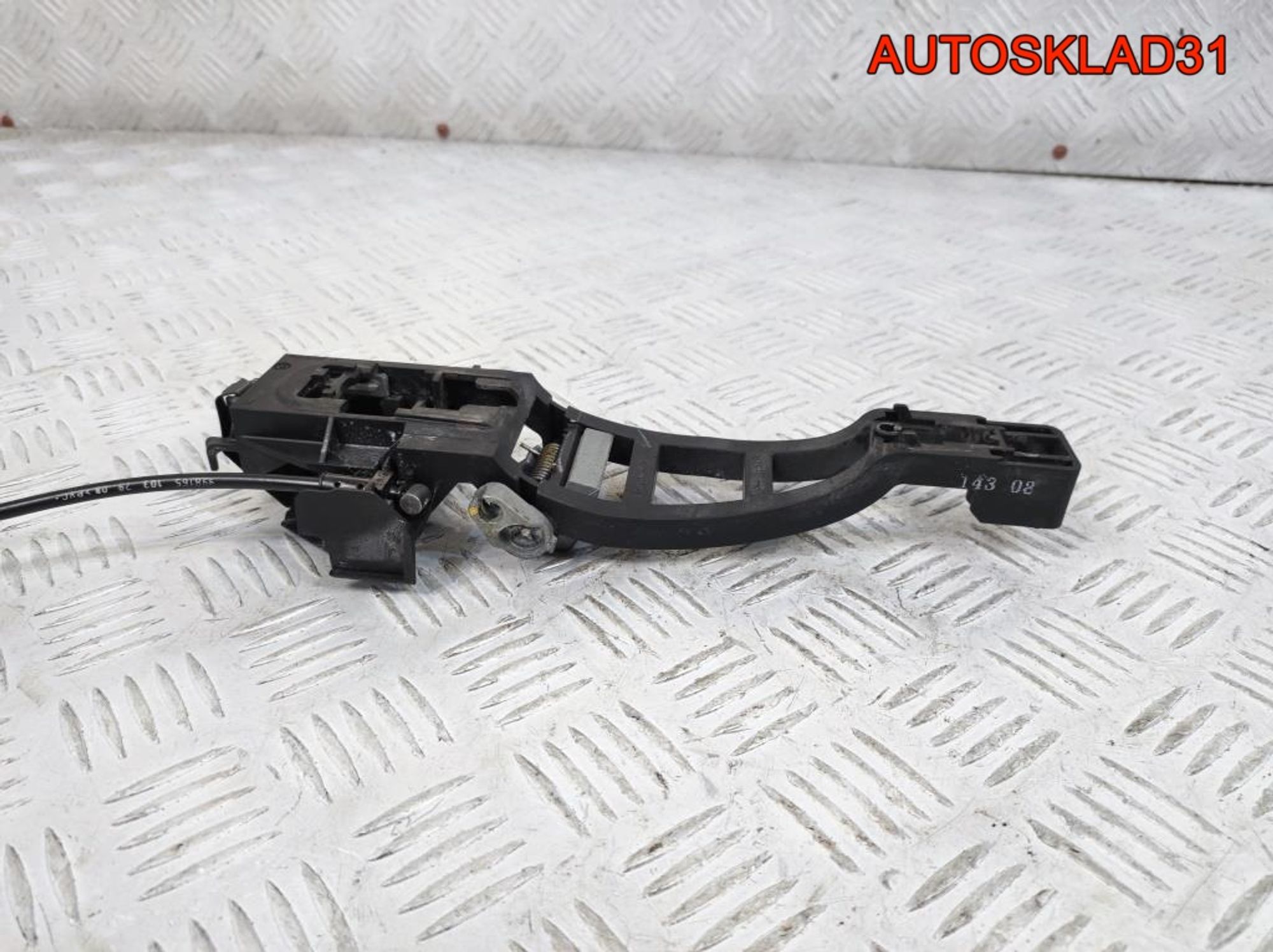 Кронштейн ручки двери Ford Focus 2 3M51R224A37BF, 500 рублей, Дубовое