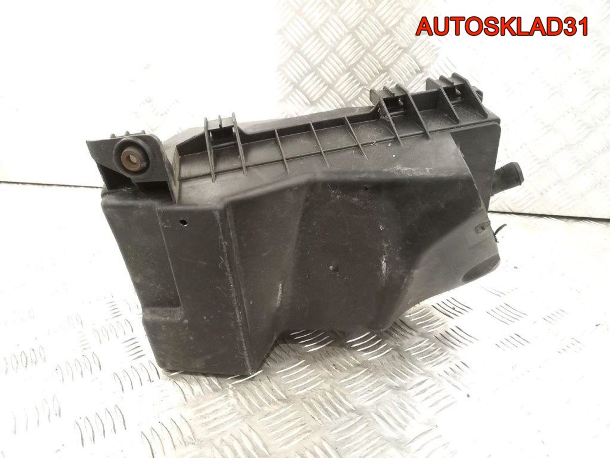 Корпус воздушного фильтра Audi A3 8L1 8L0133837B, 1800 рублей, Дубовое