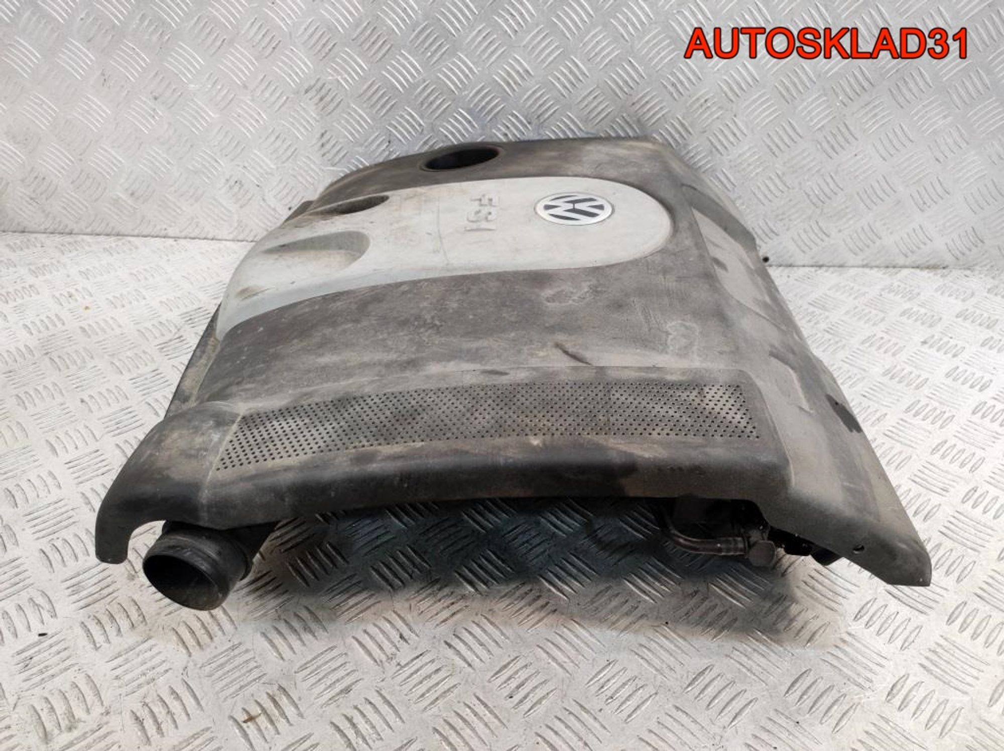 Корпус воздушного фильтра VW Passat B6 03C129607N, 4100 рублей, Дубовое