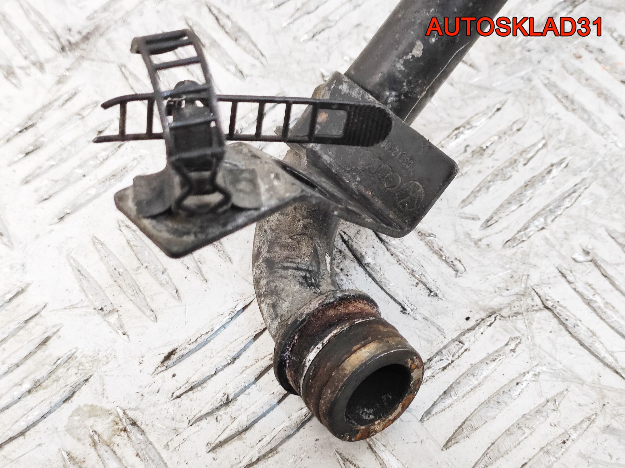 Трубка охлаждающей жидкости VW Passat B5 1.9 Дизель 038121065BH, 600 рублей, Дубовое