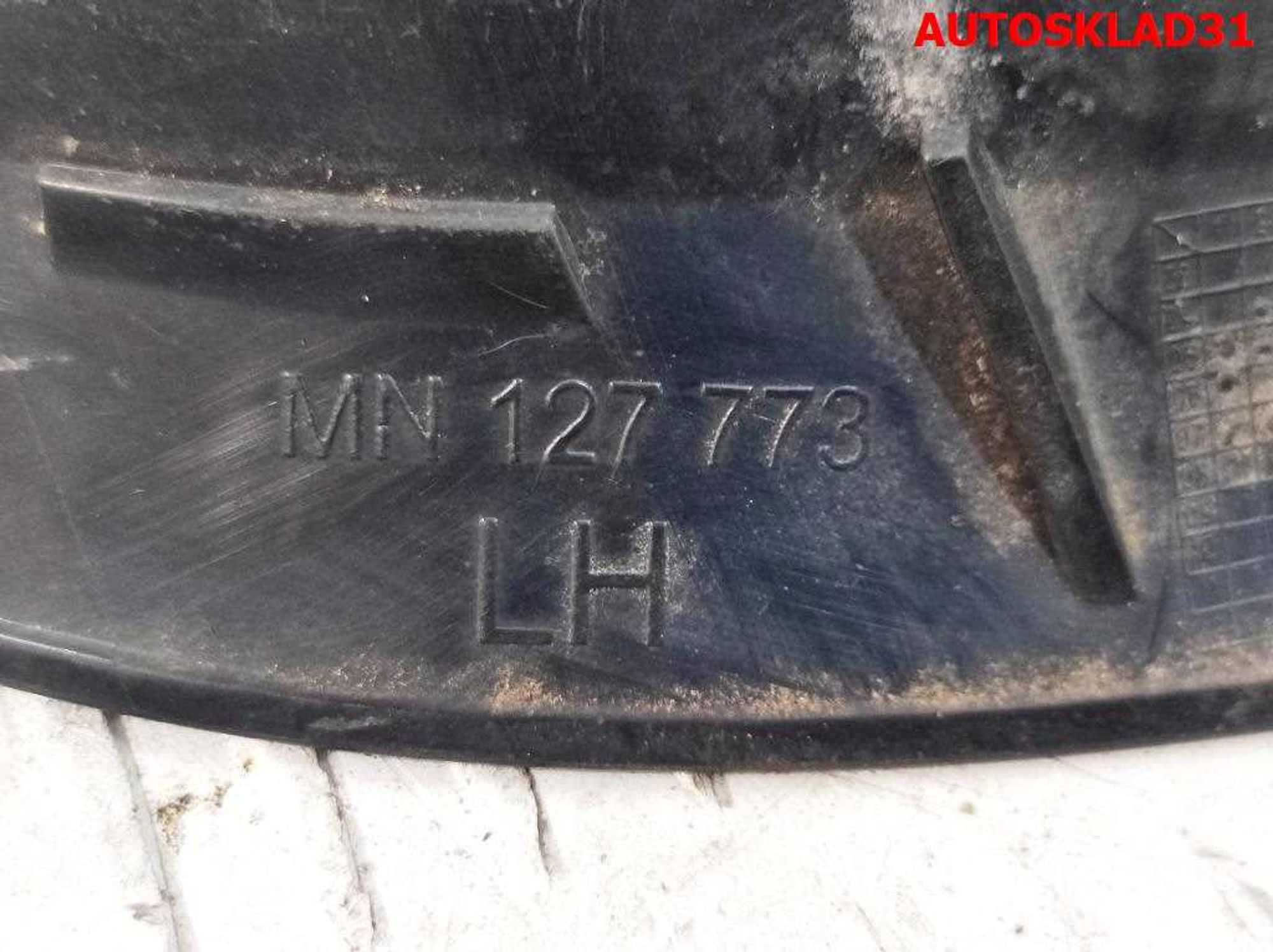 Решетка радиатора левая Mitsubishi Colt 6 MN127773, 1500 рублей, Дубовое