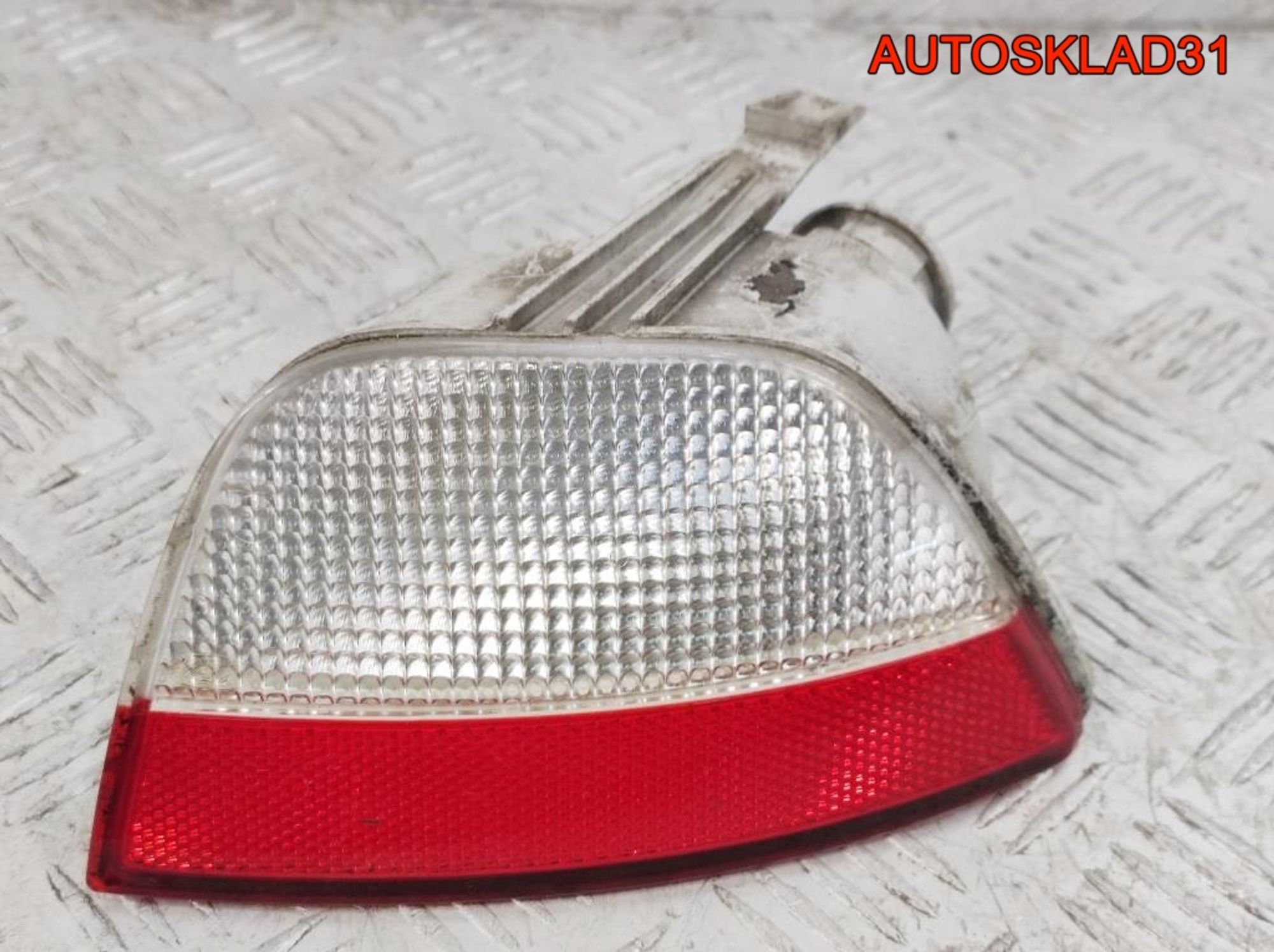 Фонарь задний в бампер левый Ford Focus 2 5M5115K273AA, 1200 рублей, Дубовое