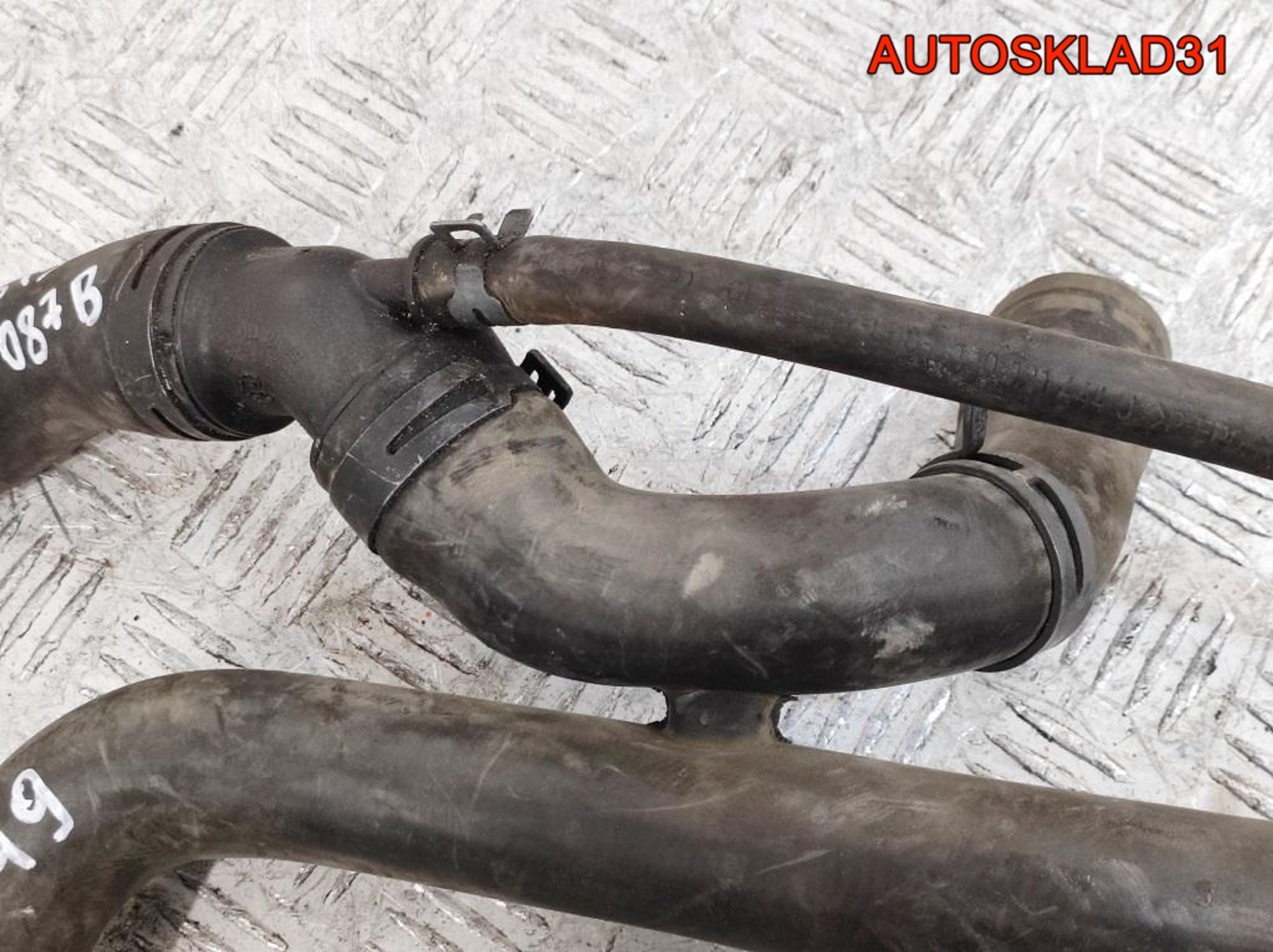 Патрубок радиатора VW Golf 4 1,4 Бензин 1J0121049, 2000 рублей, Дубовое