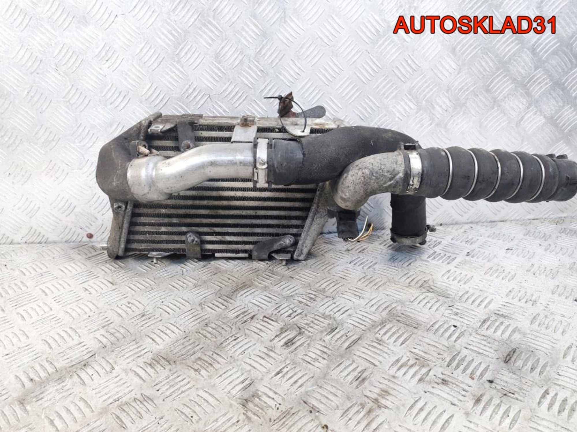 Интеркулер Audi A8 D3 4E0145805D Дизель, 5700 рублей, Дубовое