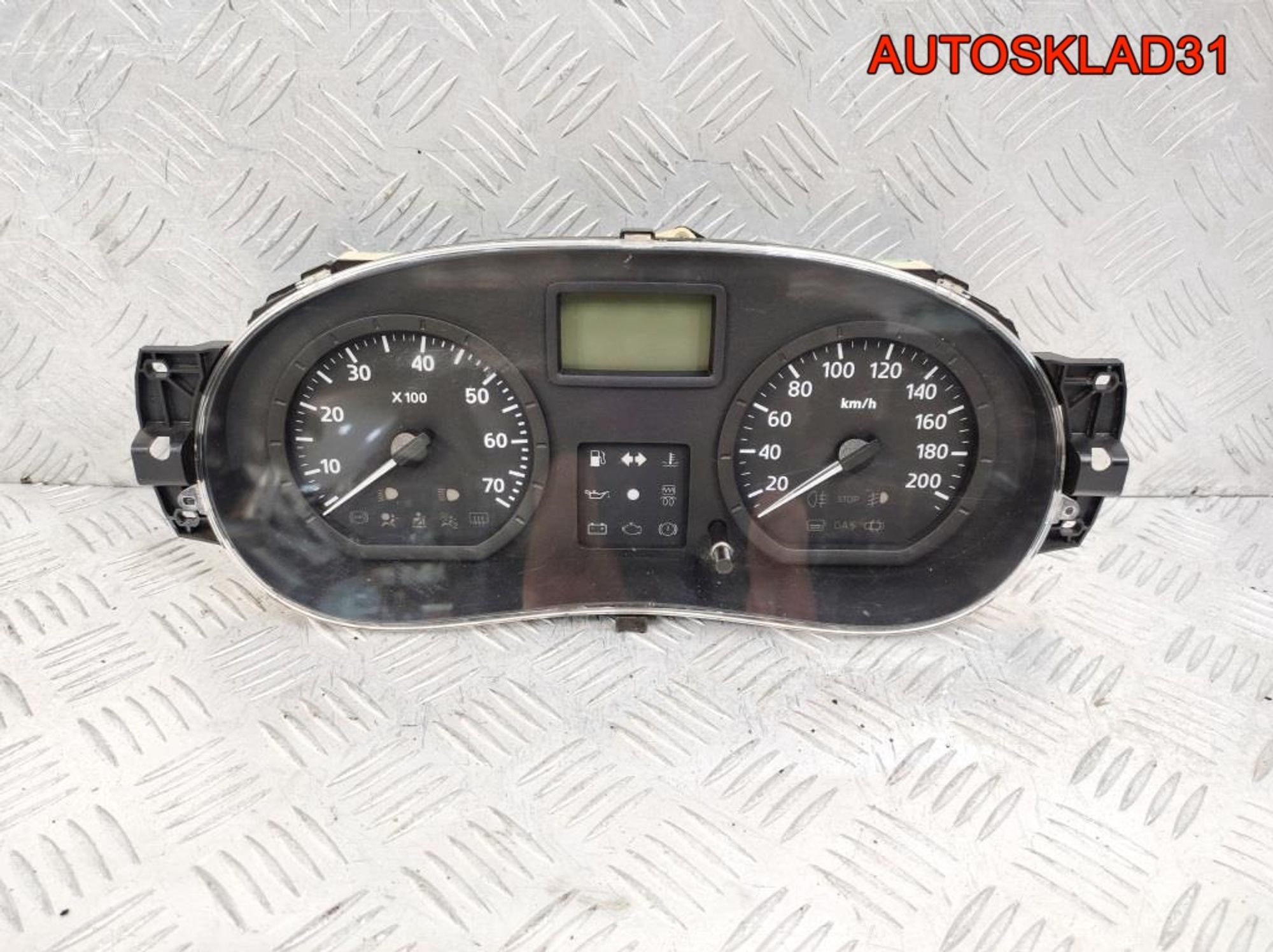 Панель приборов Renault Logan 8200377202 Бензин, 2700 рублей, Дубовое