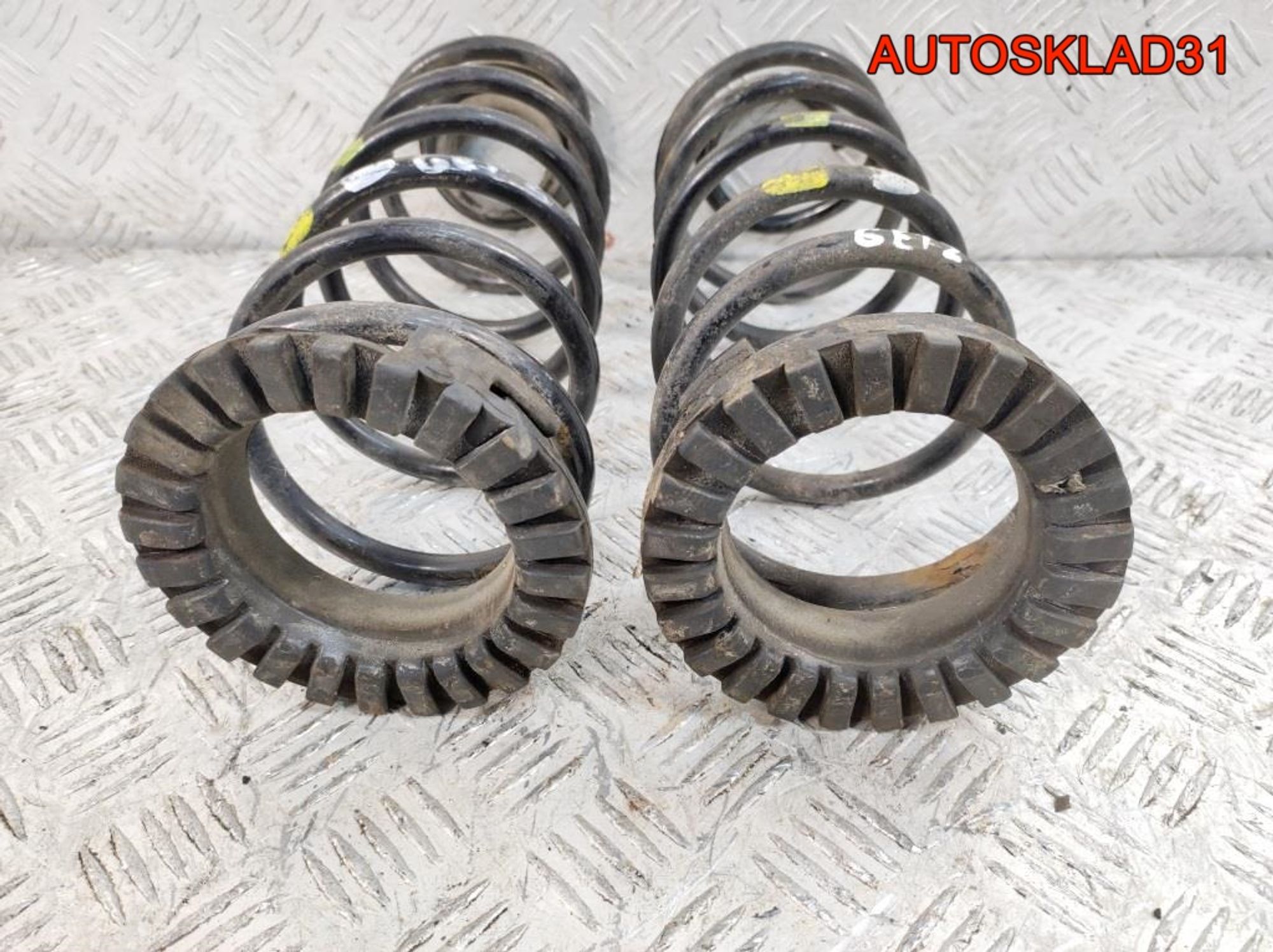 Пружина подвески задняя Комплект Hyundai Getz 553301C210, 2000 рублей, Дубовое