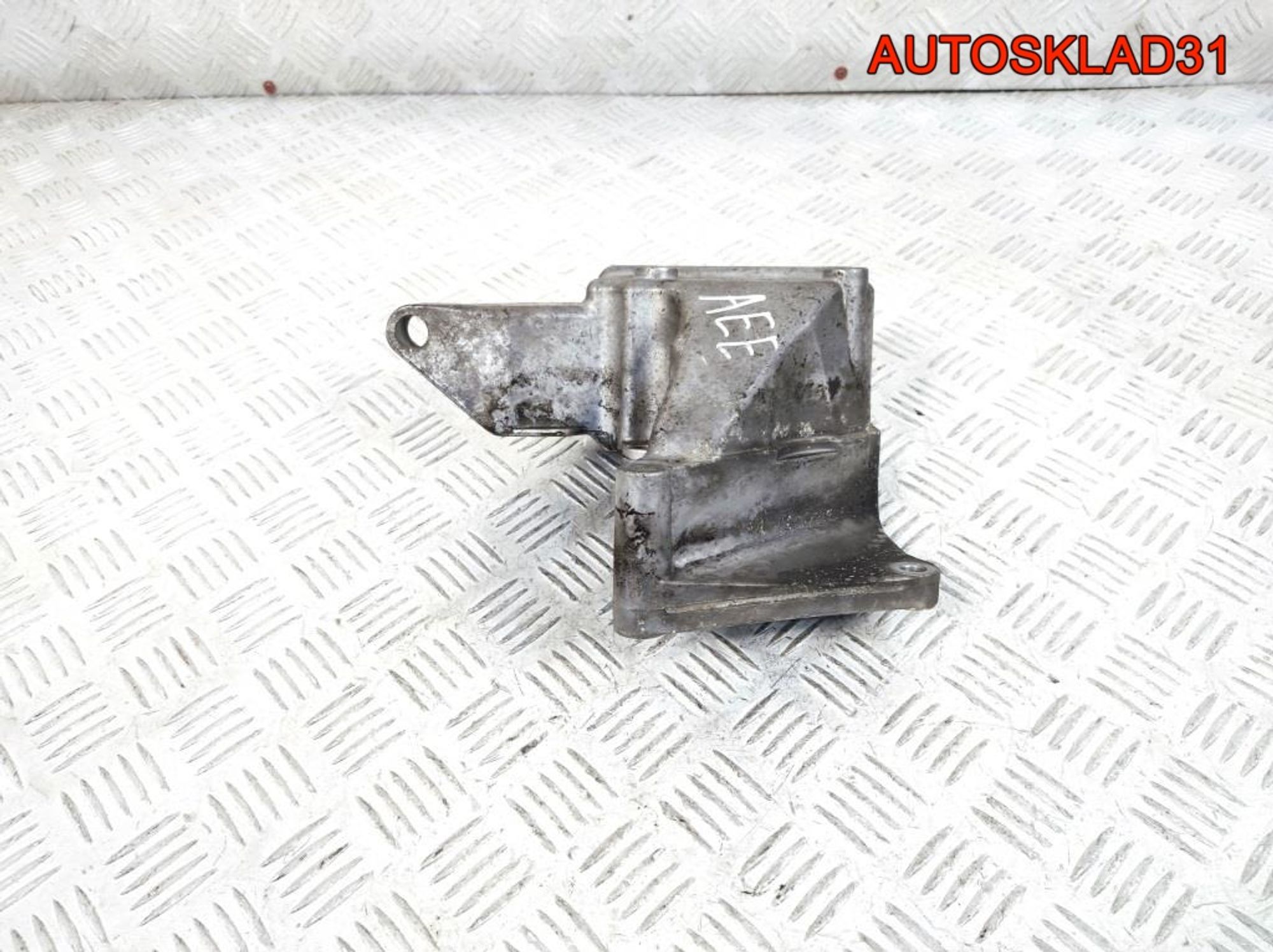 Кронштейн КПП Skoda Octavia A4 1,6 AEE 030199275A, 900 рублей, Дубовое