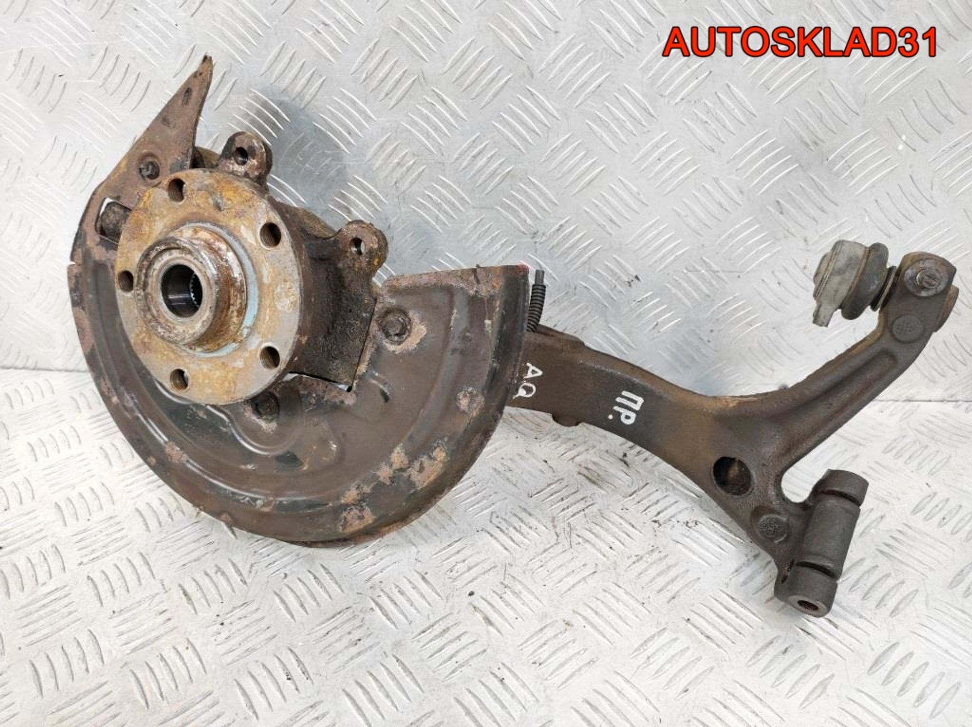 Кулак передний правый VW Passat B5 8D0407258AQ, 1200 рублей, Дубовое