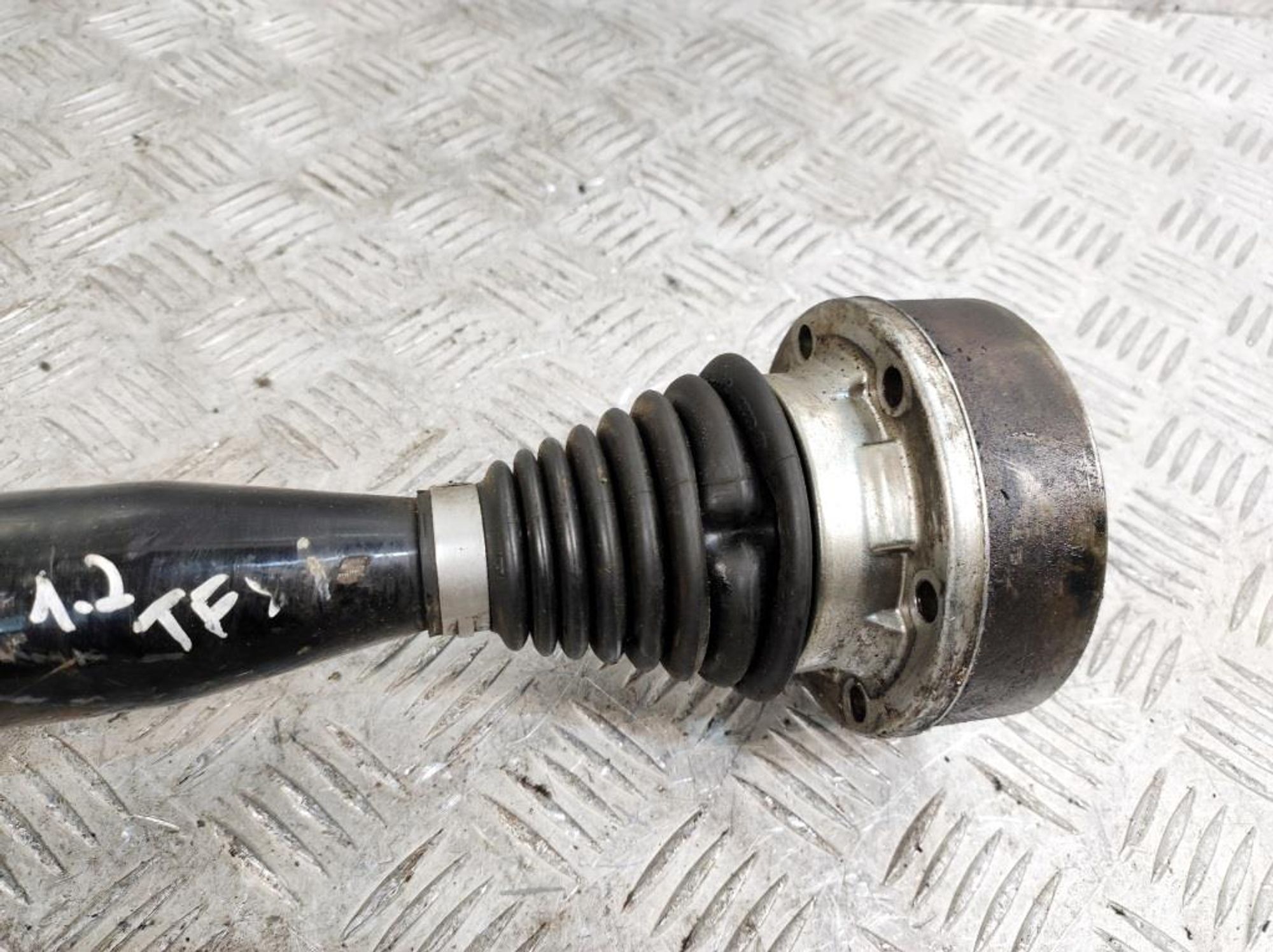 Полуось передняя правая Skoda Fabia 3 1.2 CBZJ 6R0407762K, 3200 рублей, Дубовое