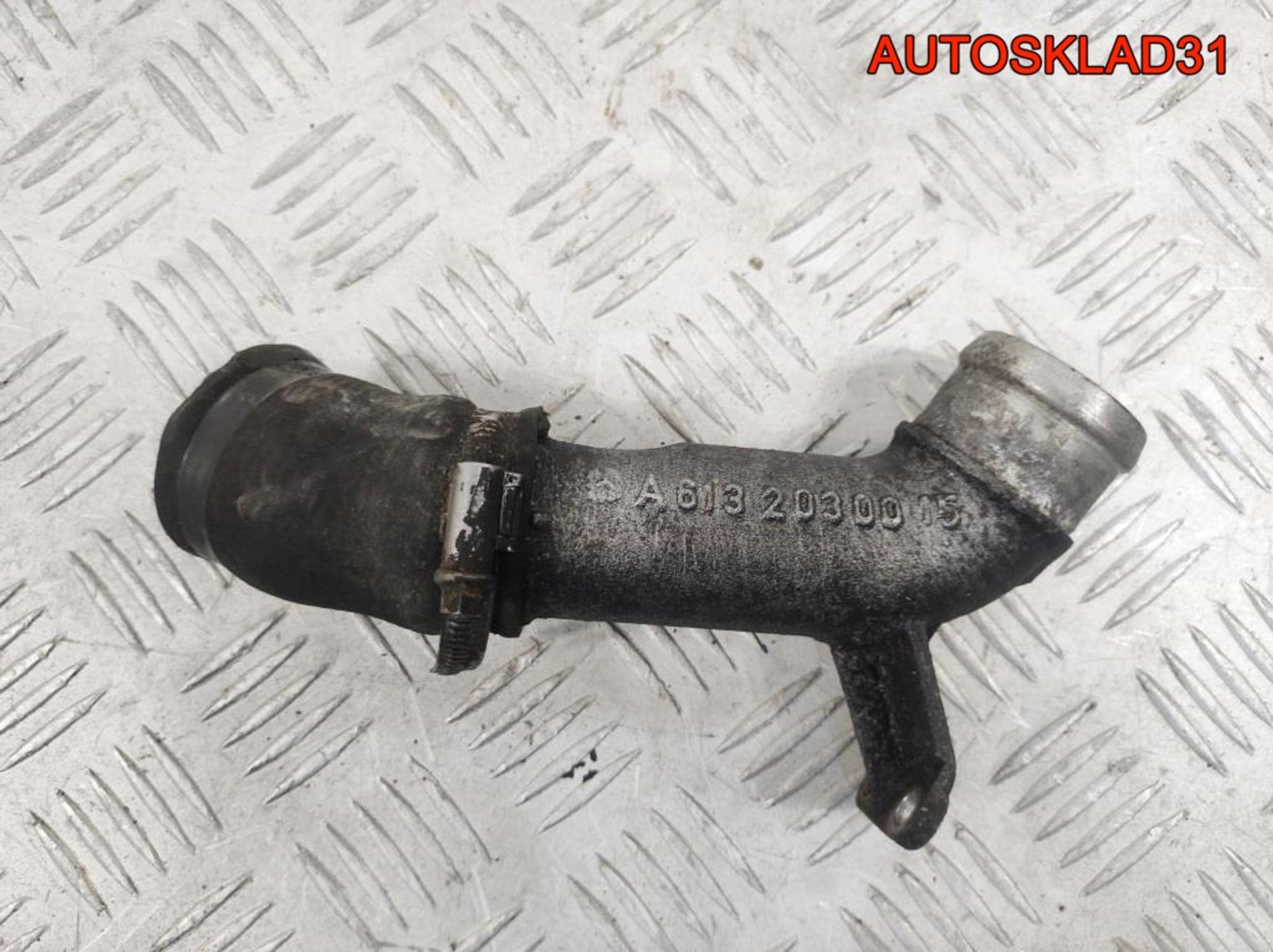 Фланец системы охлаждения Mercedes W220 A6132030015, 700 рублей, Дубовое