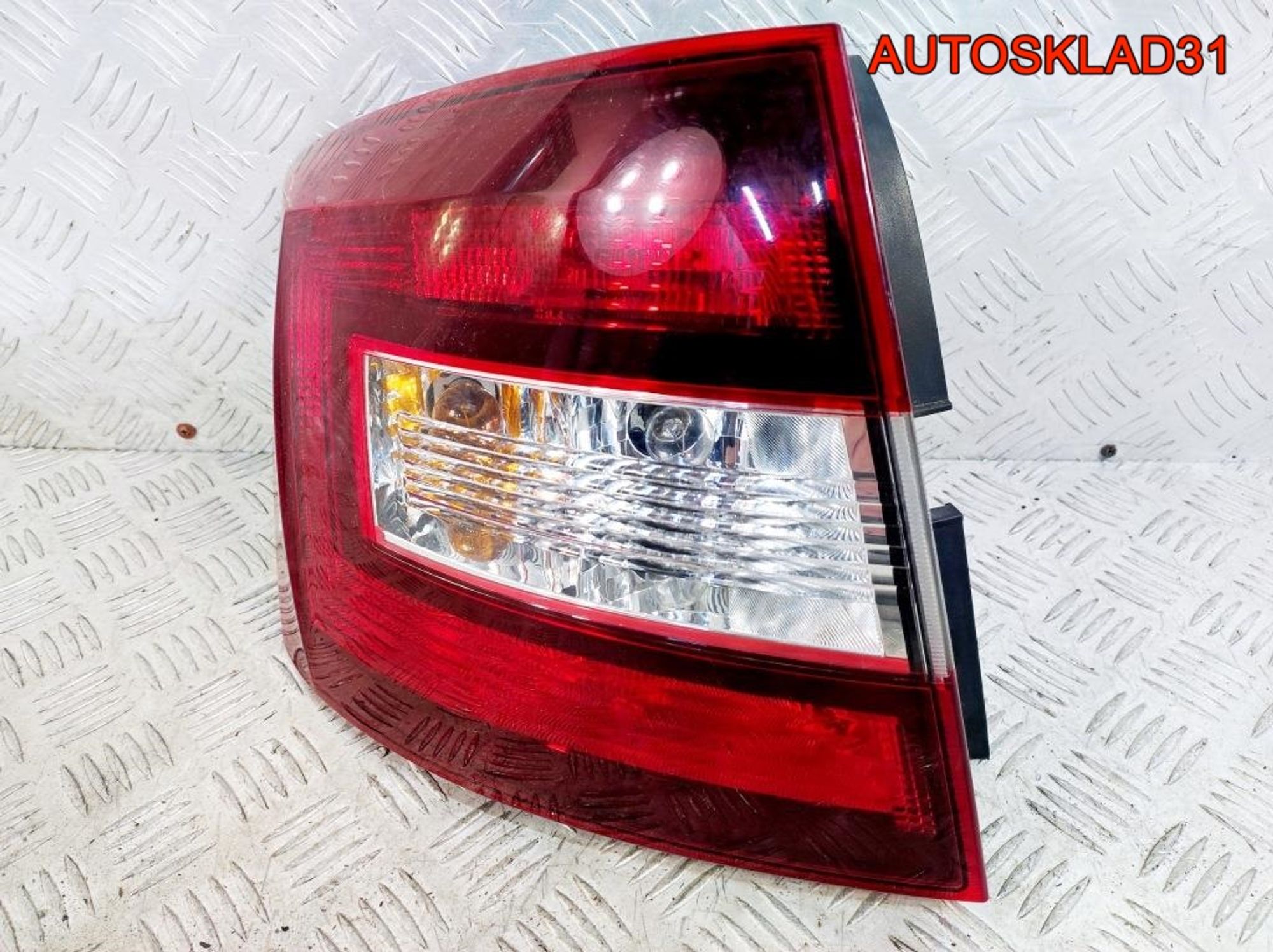 Фонарь задний левый Skoda Rapid 5JJ945095A, 9800 рублей, Дубовое