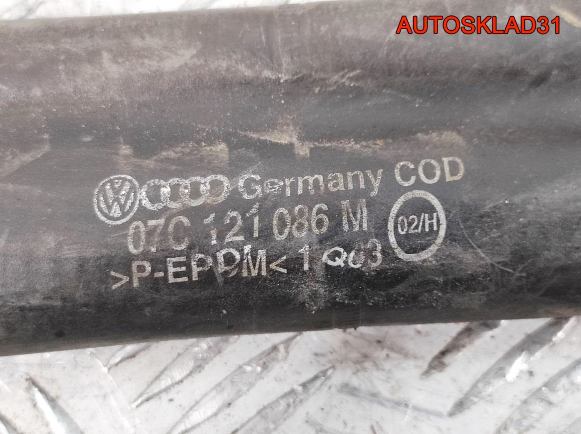 Патрубок системы охлаждения Audi A8 D3 6,0 BTH Бензин 07C121086M, 2000 рублей, Дубовое