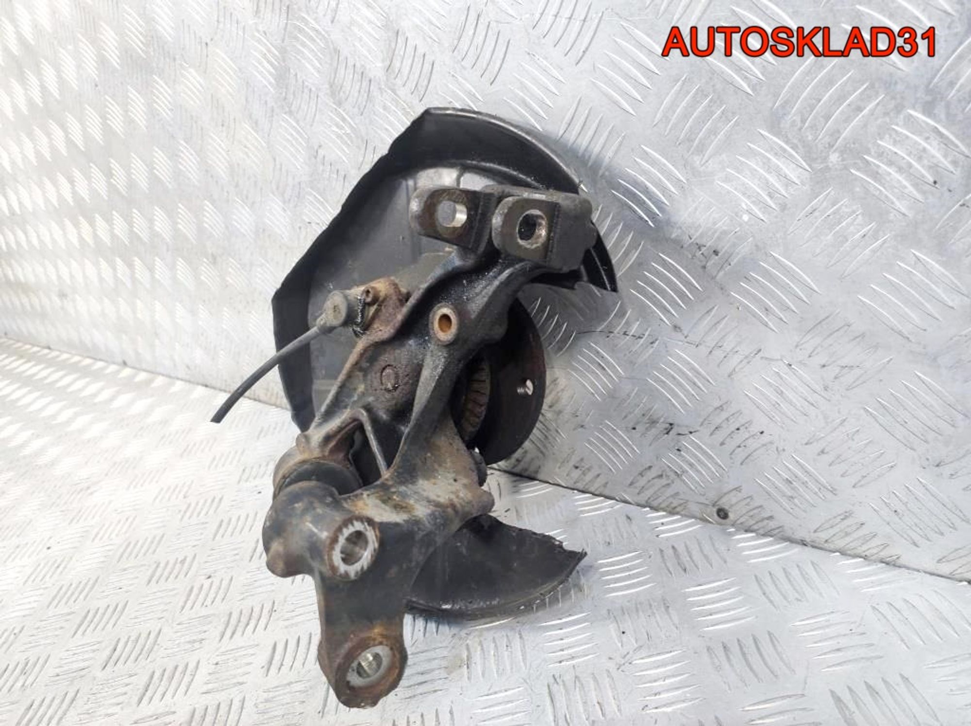 Кулак поворотный задний правый Audi A4 B6 2 WD, 1200 рублей, Дубовое