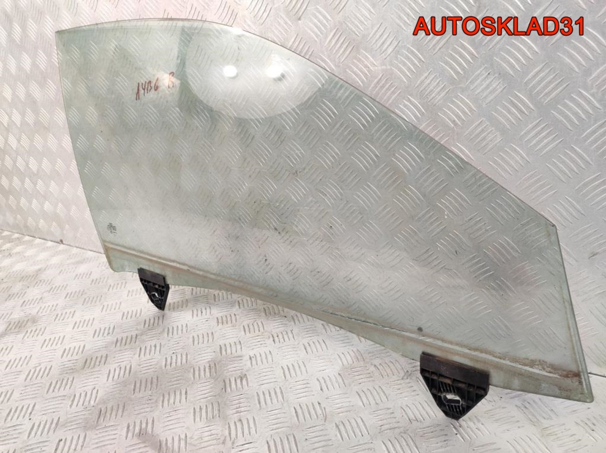 Стекло двери передней правой Audi A4 B6 8E0845022D, 1300 рублей, Дубовое