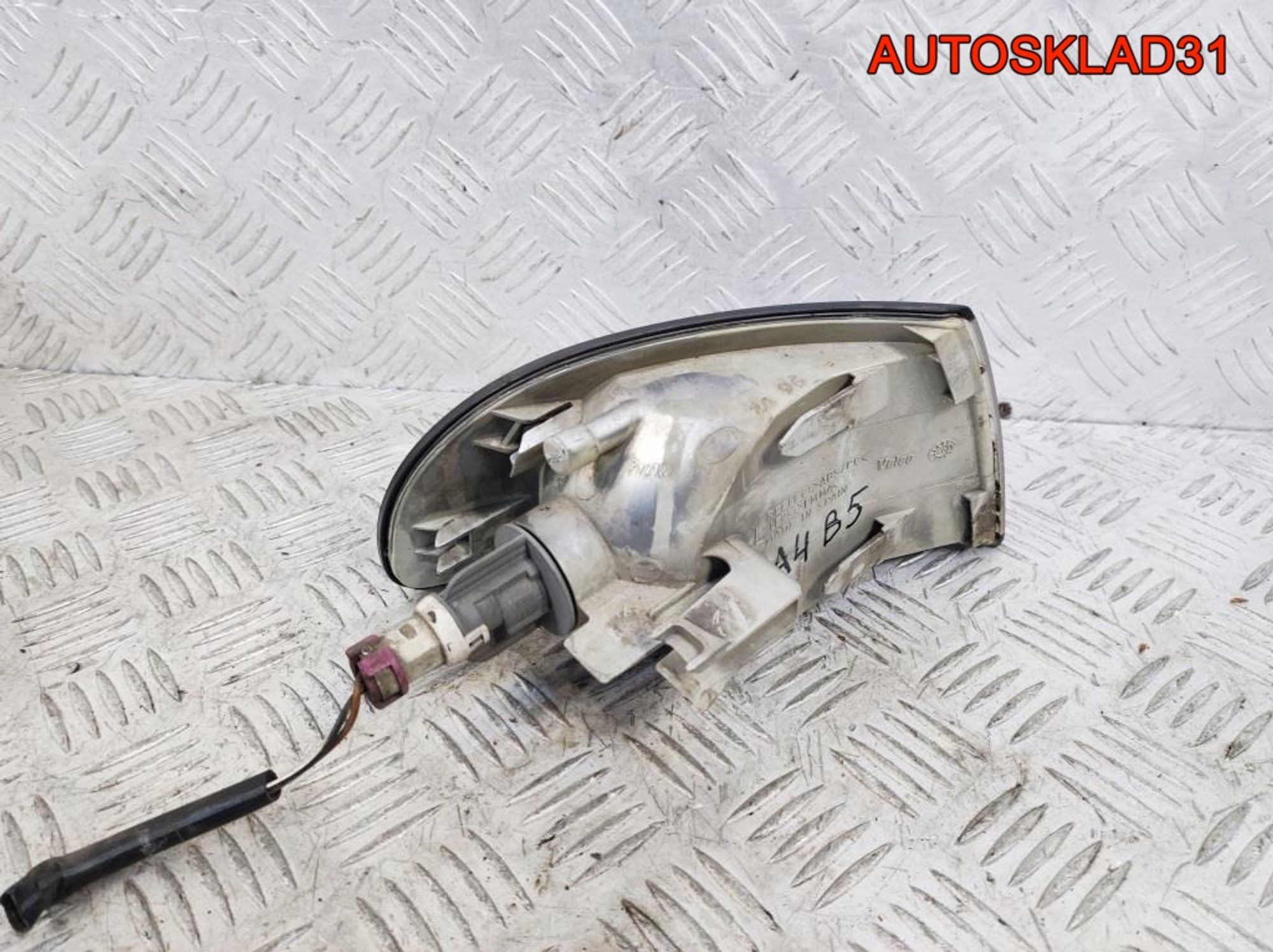 Указатель поворота левый Audi A4 B5, 900 рублей, Дубовое