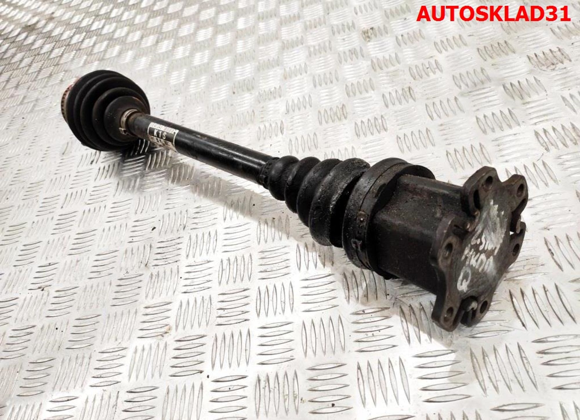Полуось передняя левая Audi A4 B6 8E0407271S 2,5 AKE 4WD МКПП, 5000 рублей, Дубовое