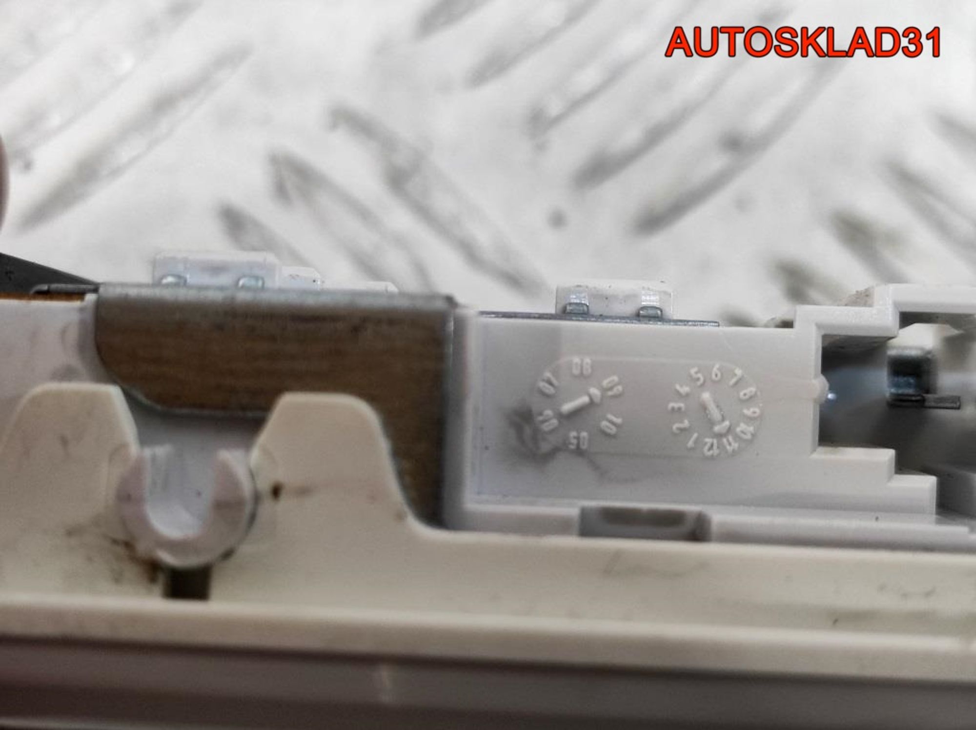 Плафон салона задний Mercedes GLK X204 A2048204901, 1400 рублей, Дубовое