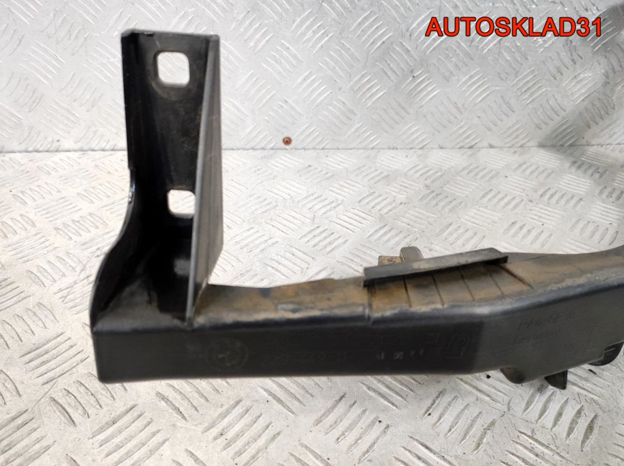 Кронштейн фар левый BMW E90 51117116707, 1400 рублей, Дубовое