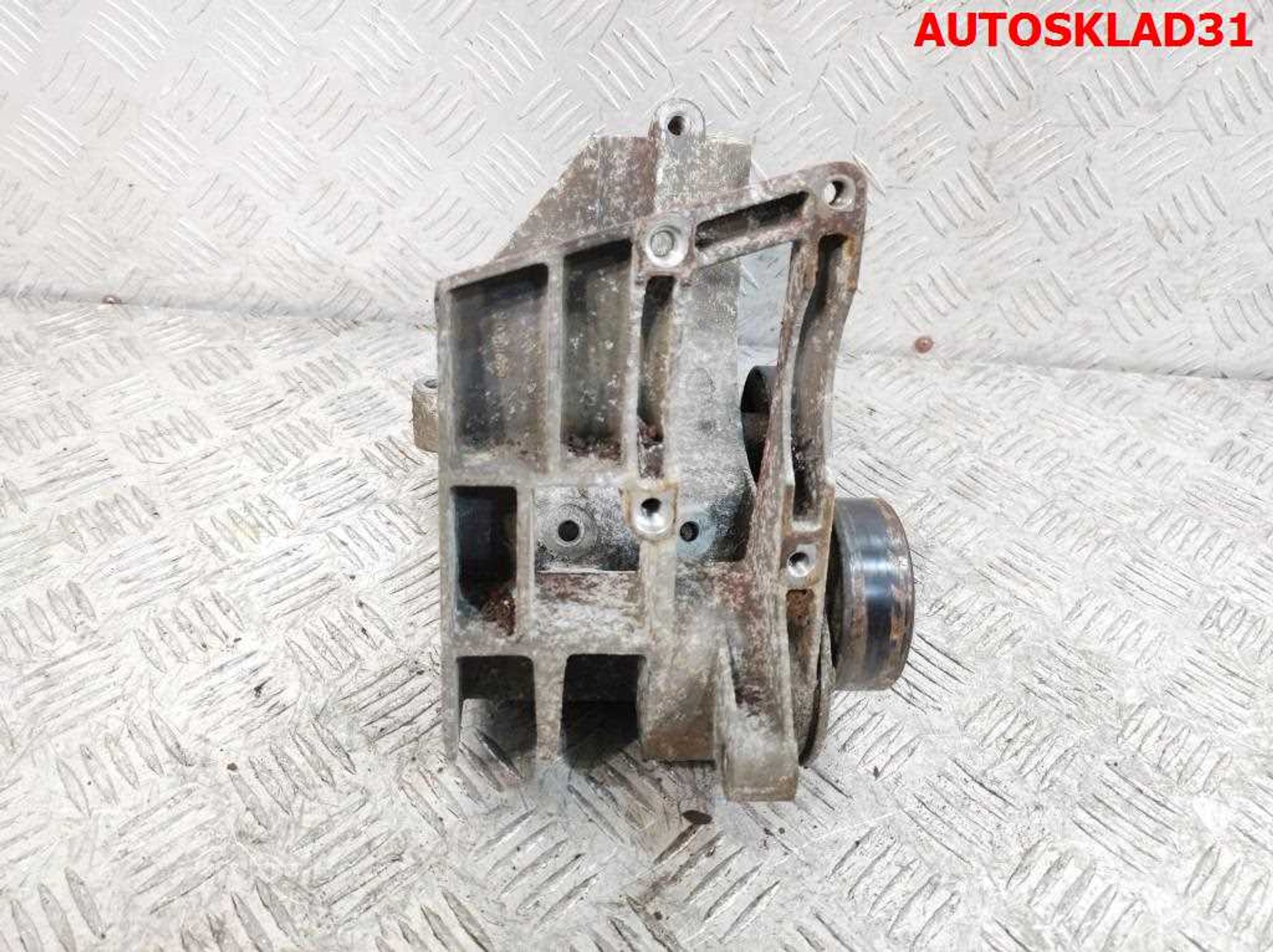 Кронштейн генератора Ford Fiesta 5 E2333A840010, 1000 рублей, Дубовое