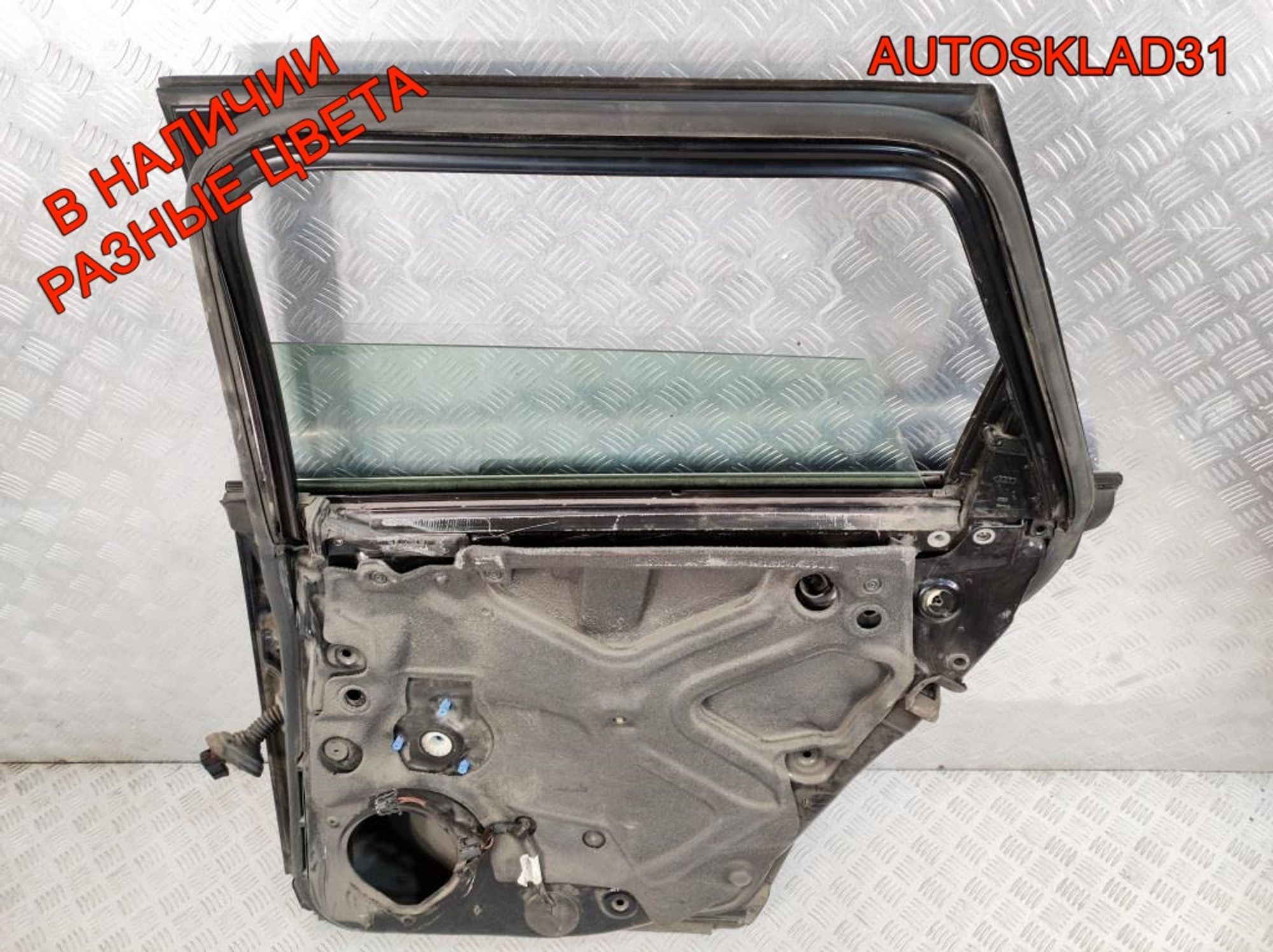 Дверь задняя правая Голая Audi A4 B6 8E0833052 Combi, 7000 рублей, Дубовое