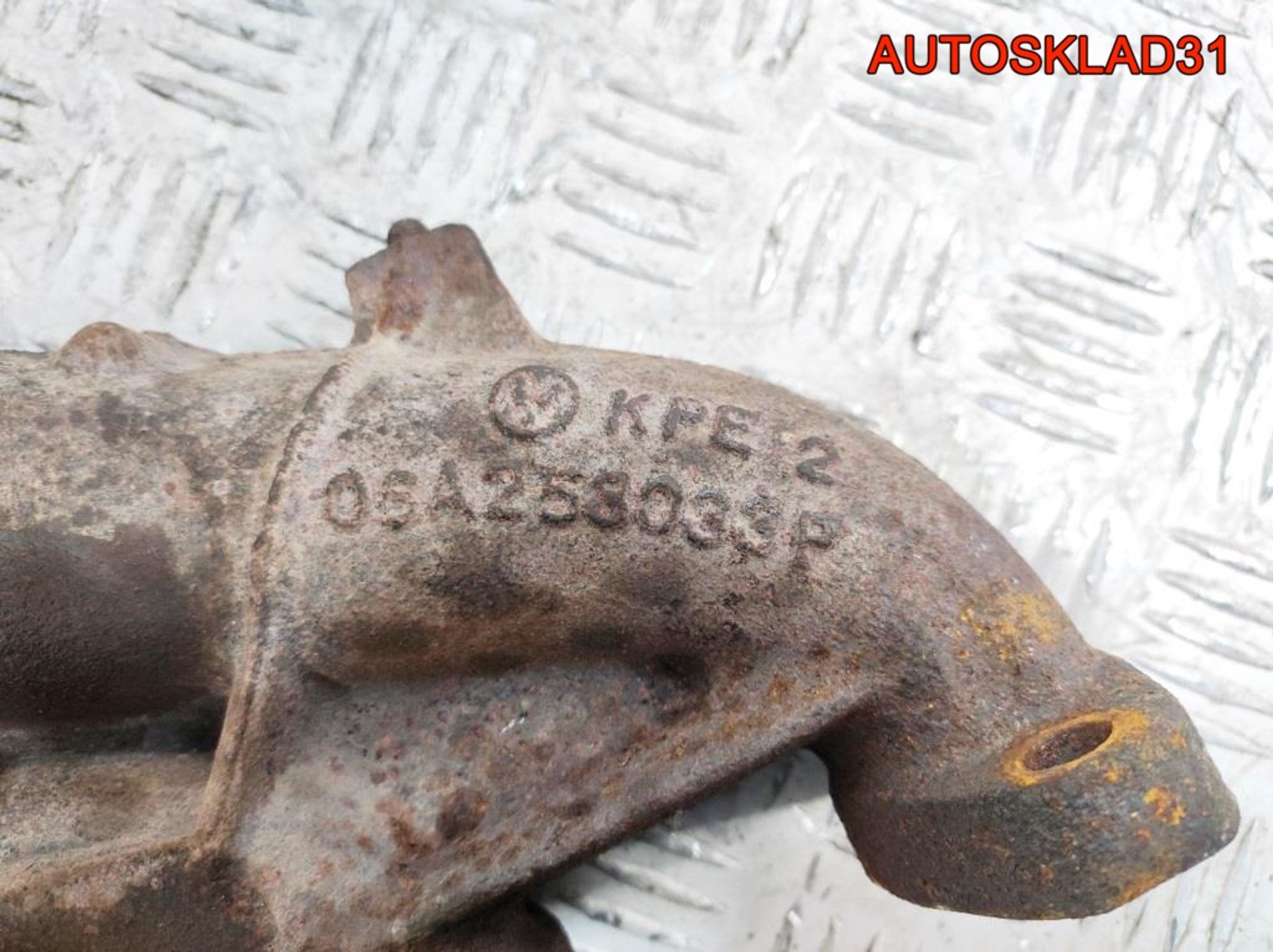 Коллектор выпускной VW Golf 4 1,6 BFQ 06A253033P, 1500 рублей, Дубовое