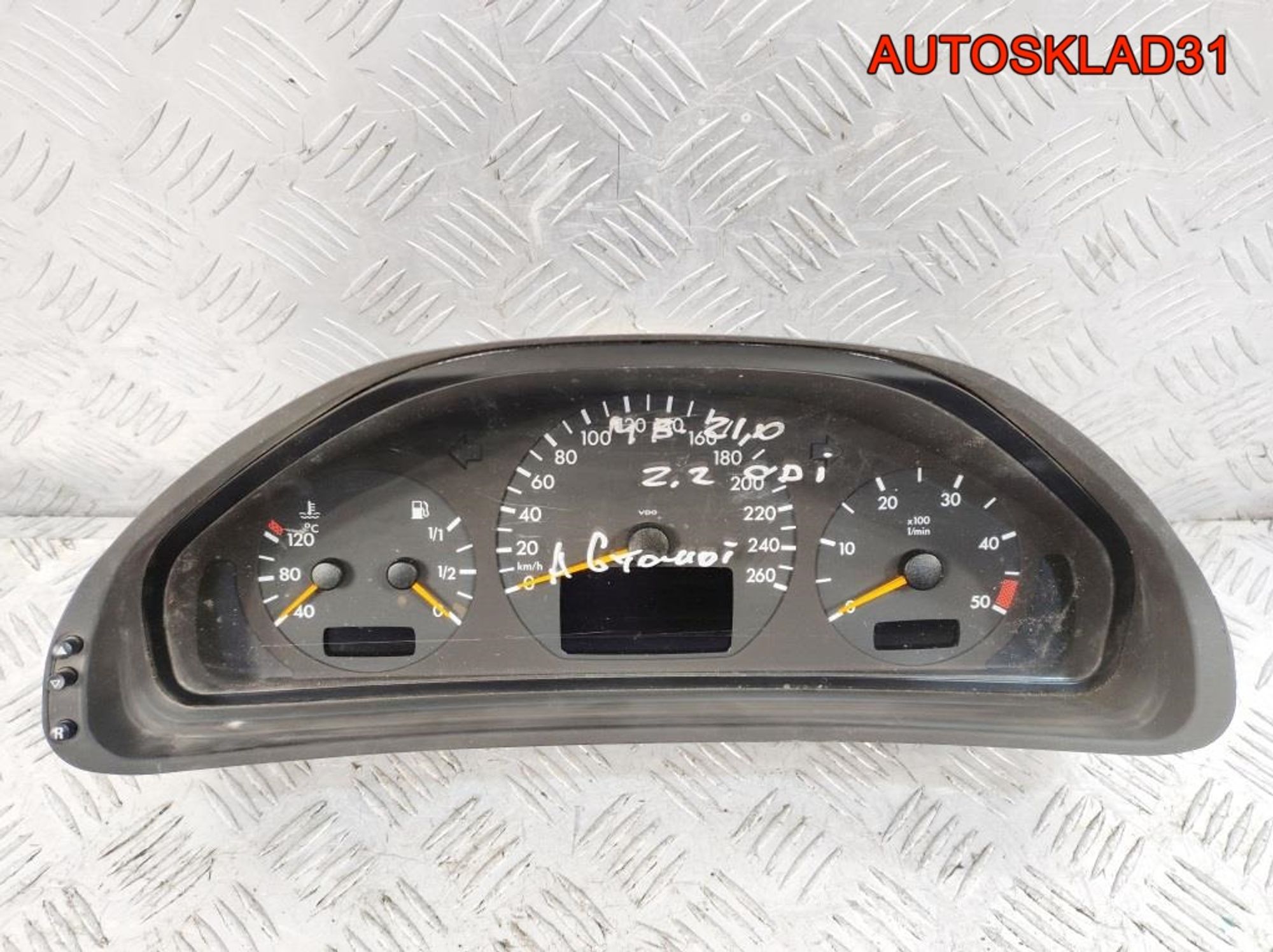 Панель приборов Mercedes W210 2,2 Дизель A2105402811, 7000 рублей, Дубовое