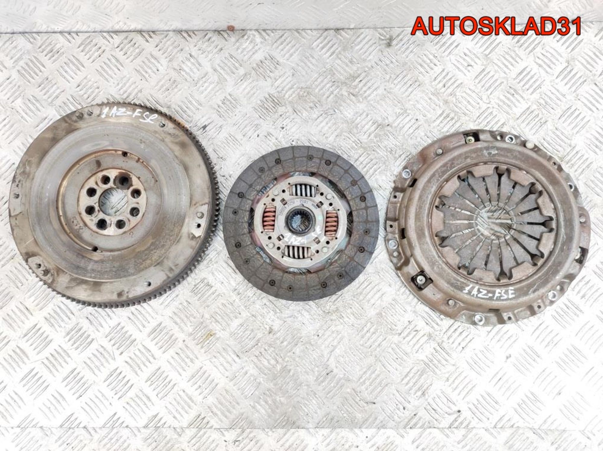 Комплект сцепления  Toyota Avensis T250 1AZ-FSE Бензин, 8000 рублей, Дубовое