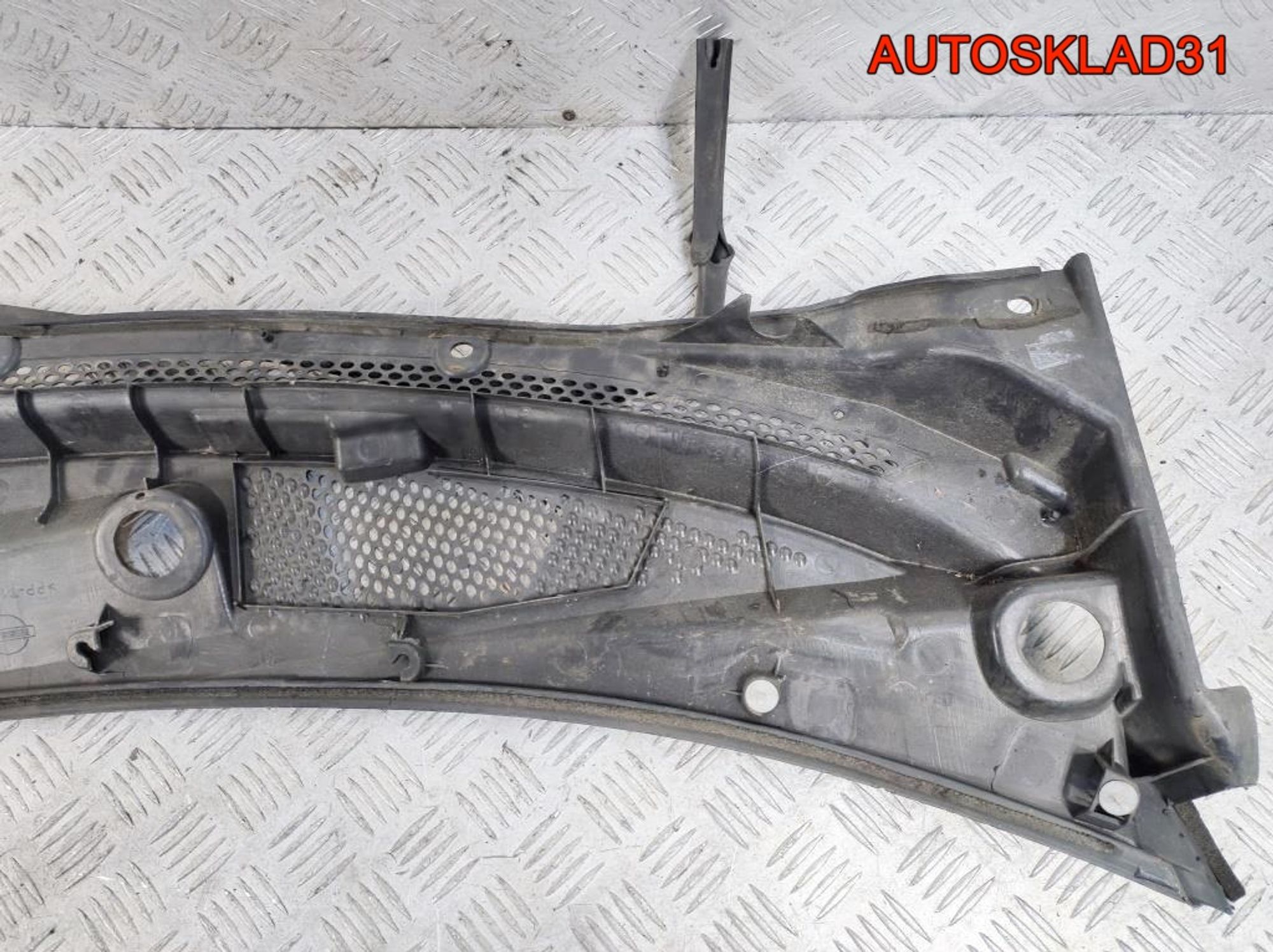 Решетка стеклоочистителя Nissan Primera 66863AU310, 2500 рублей, Дубовое