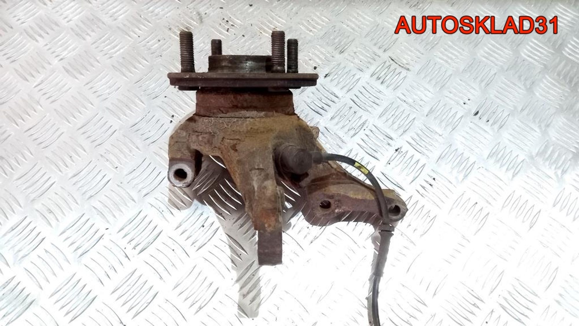 Кулак поворотный передний левый в сборе Mitsubishi Carisma DA MR369681, 3500 рублей, Дубовое