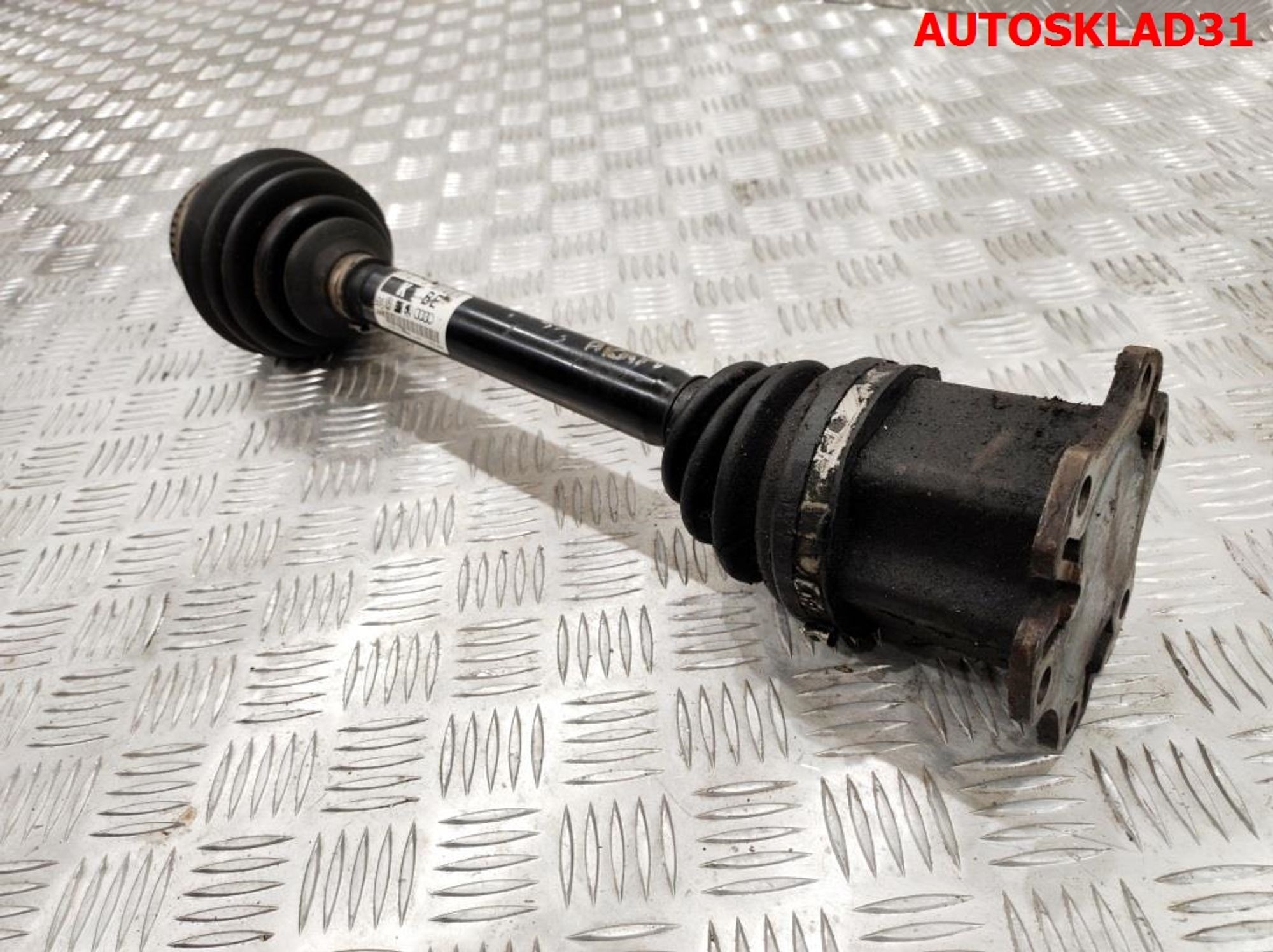 Полуось передняя левая Audi A4 B7 1,8 BFB АКПП 8E0407271BE, 5000 рублей, Дубовое