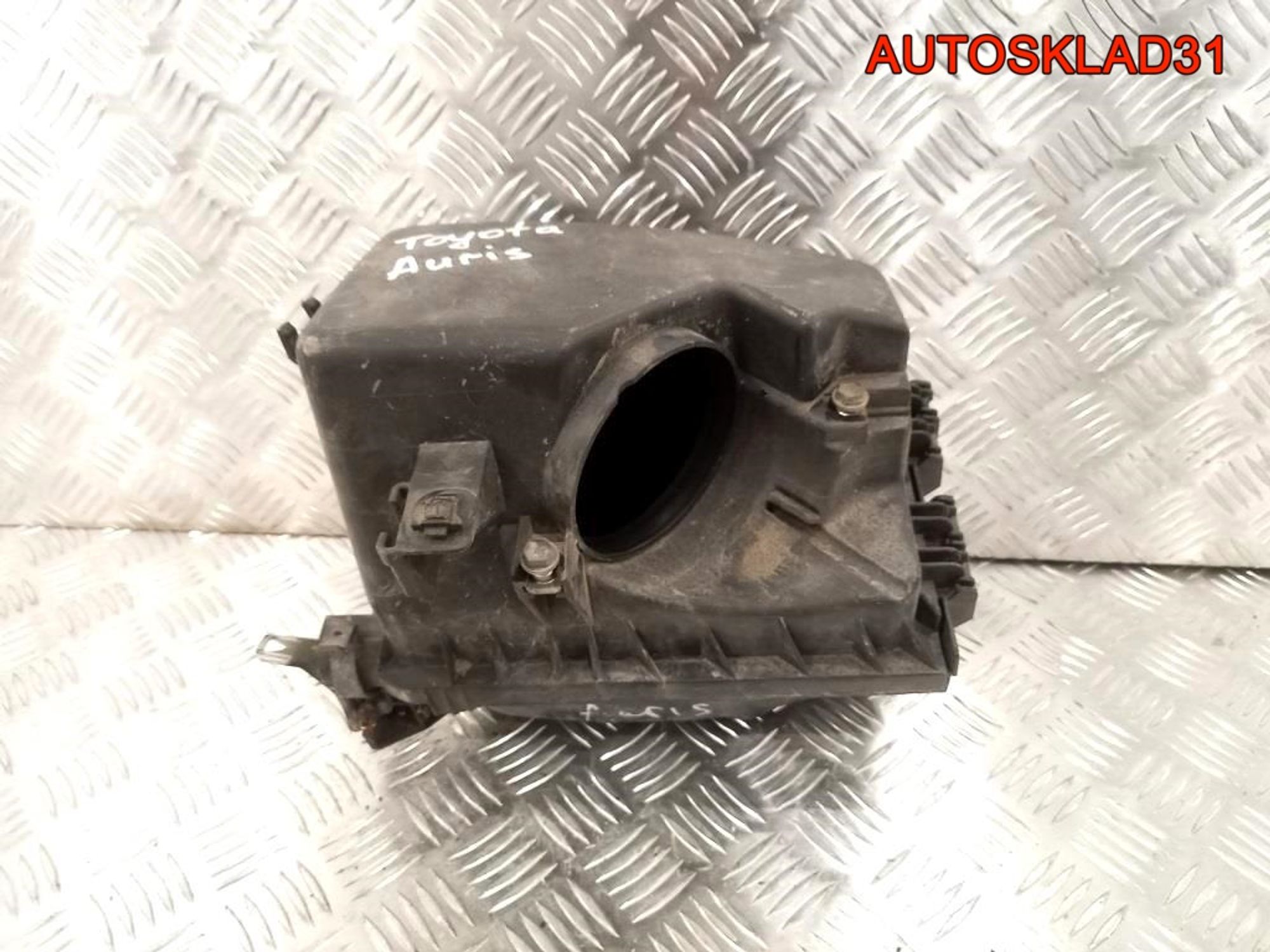 Корпус воздушного фильтра Toyota Auris 1770522220, 3600 рублей, Дубовое