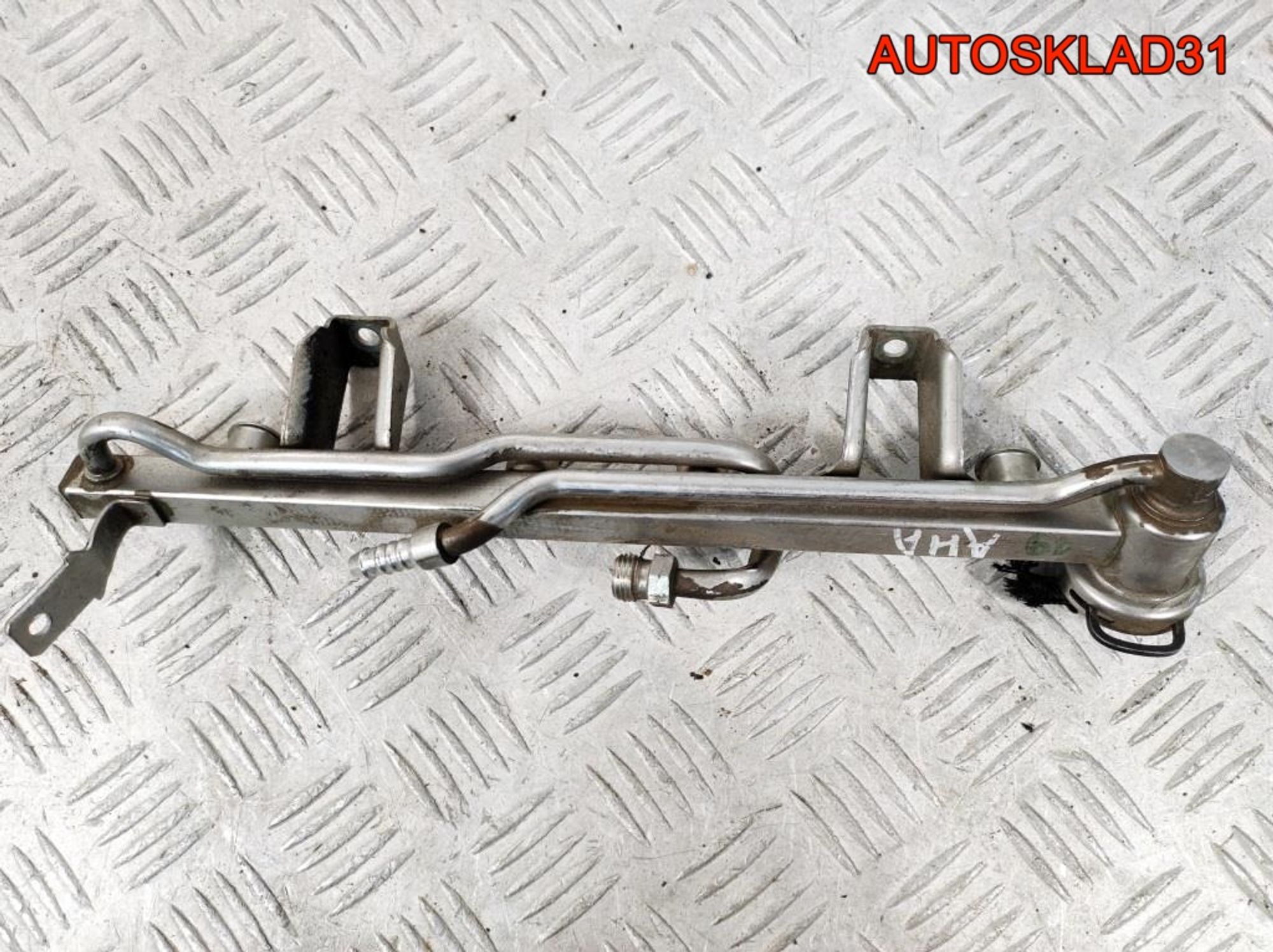 Рейка топливная VW Passat B5  1.6 ANA 06B133317A, 900 рублей, Дубовое