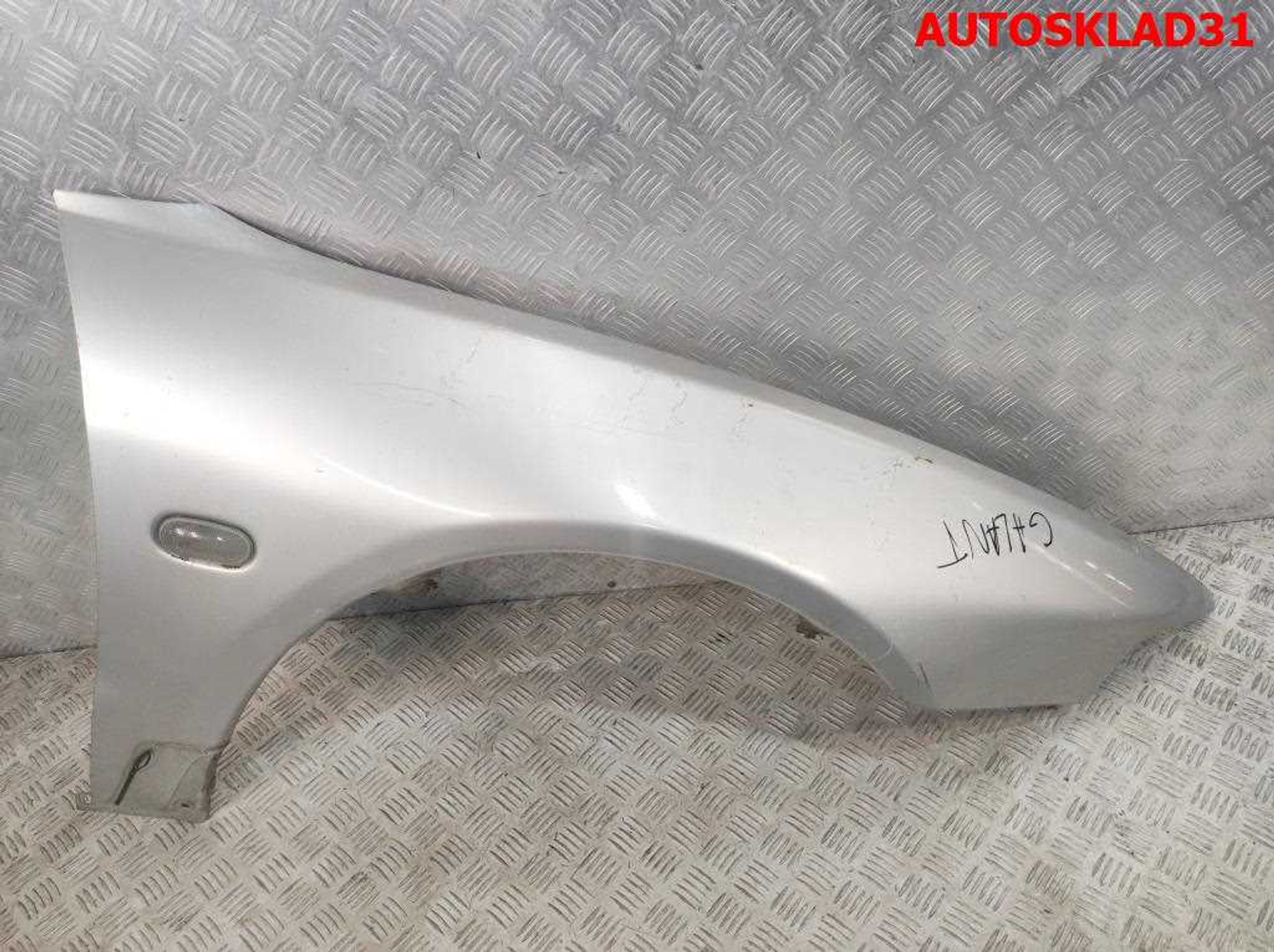 Крыло переднее правое Mitsubishi Galant 8 MR273256, 7000 рублей, Дубовое