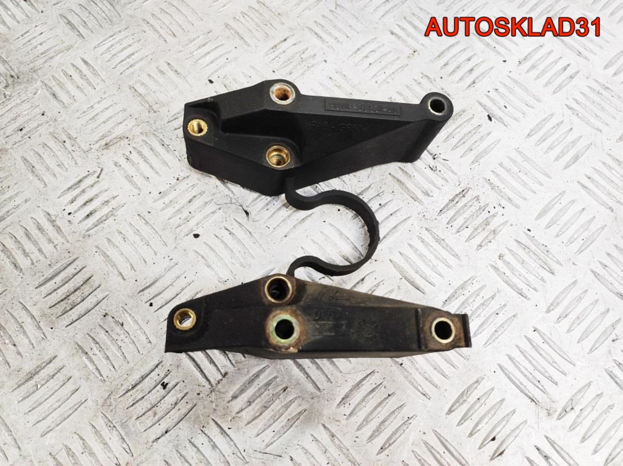 Кронштейн гидроусилителя Ford Focus 2 98MF3C631AC, 900 рублей, Дубовое