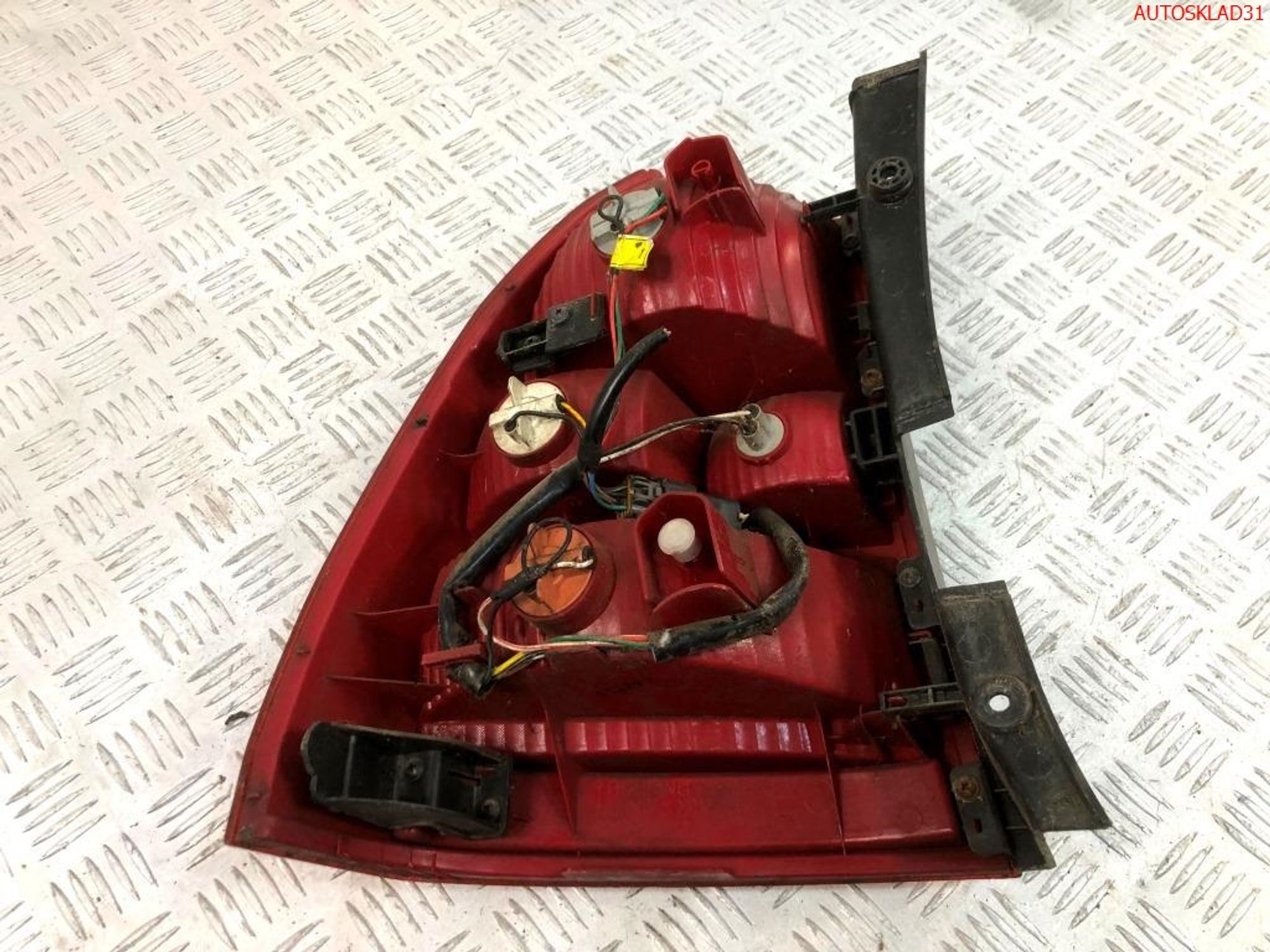 Фонарь задний правый Kia Sportage 2 924021F010, 6000 рублей, Дубовое