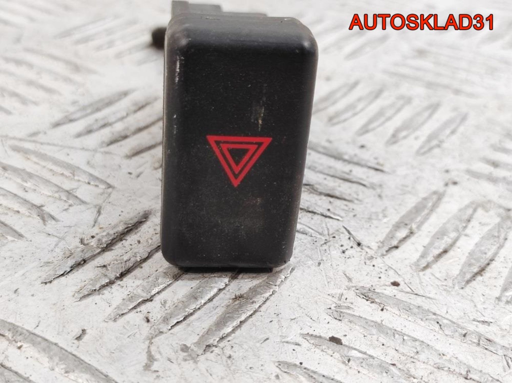 Кнопка аварийной сигнализации Mazda 3 BK BP4K664H0, 600 рублей, Дубовое