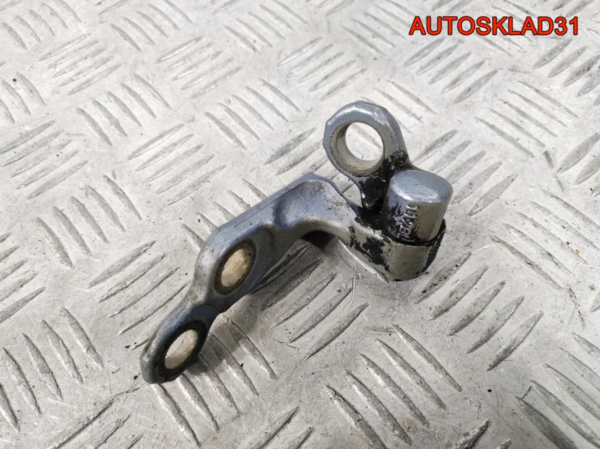 Петля двери передней левой верхняя Ford Focus 2, 900 рублей, Дубовое