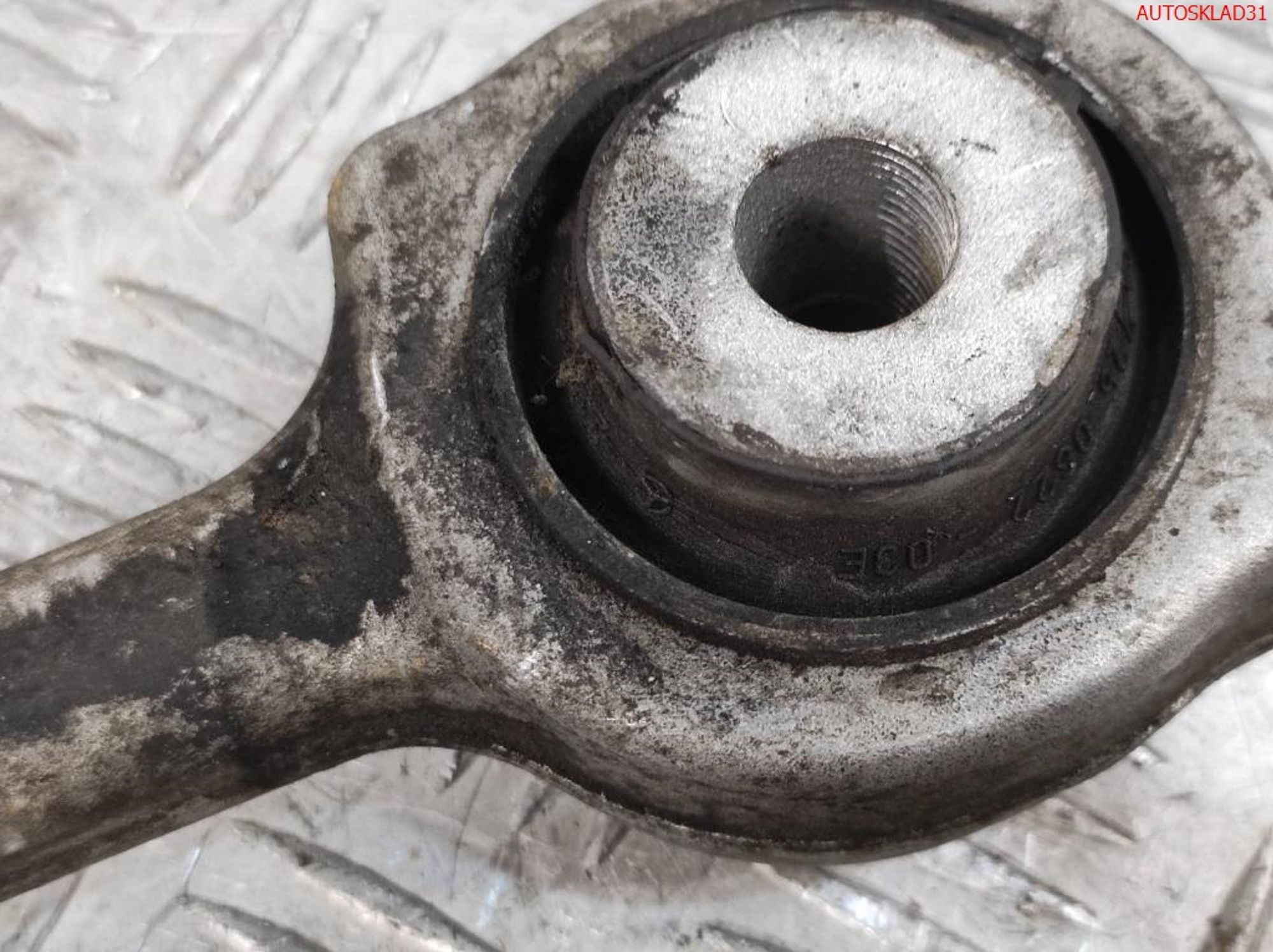 Рычаг передний нижний Mercedes GLK 2,2 651.912 A2043308011, 2000 рублей, Дубовое