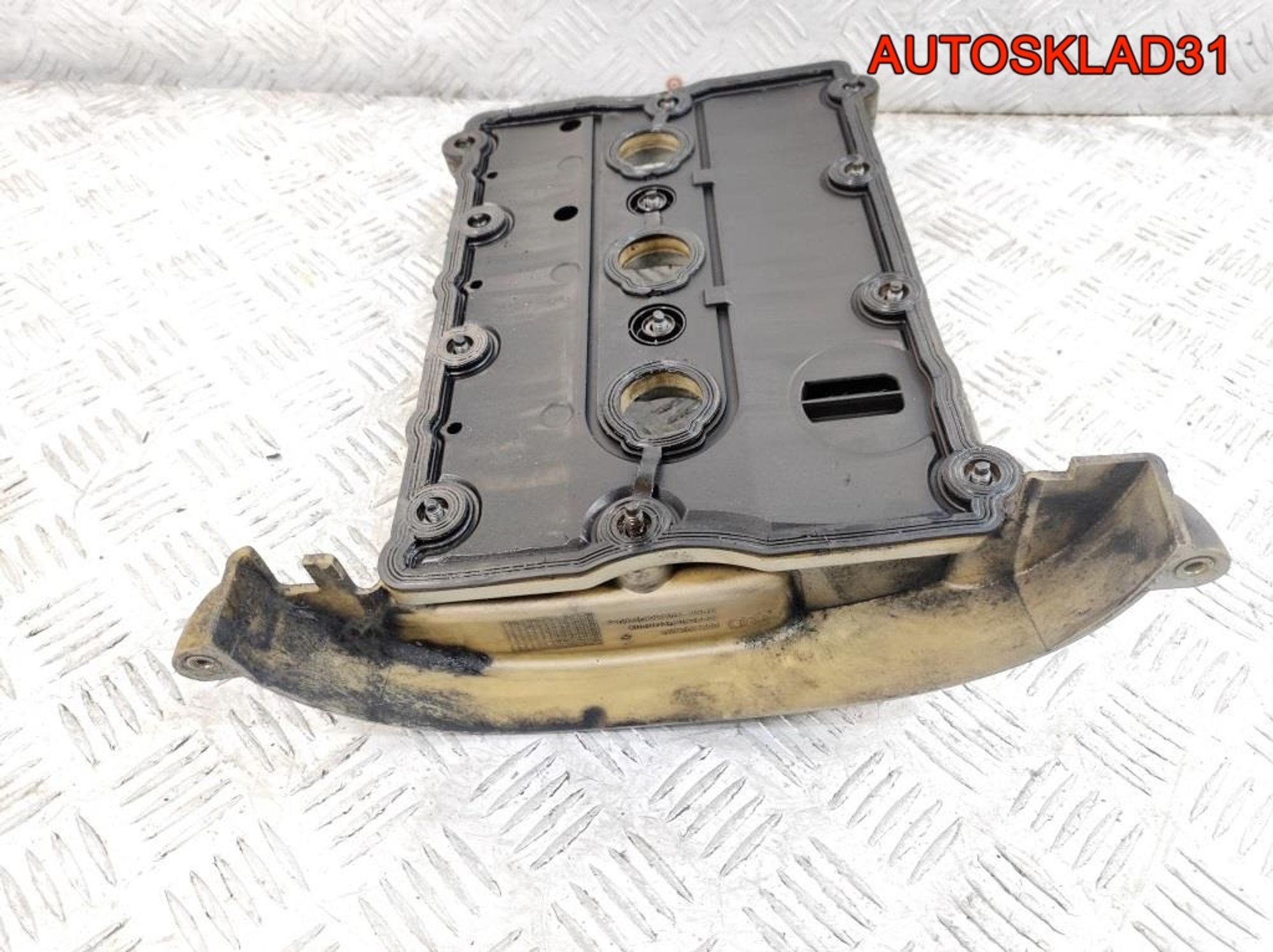 Крышка клапанная левая Audi A4 B6 3,0 ASN 06C103471F, 1500 рублей, Дубовое