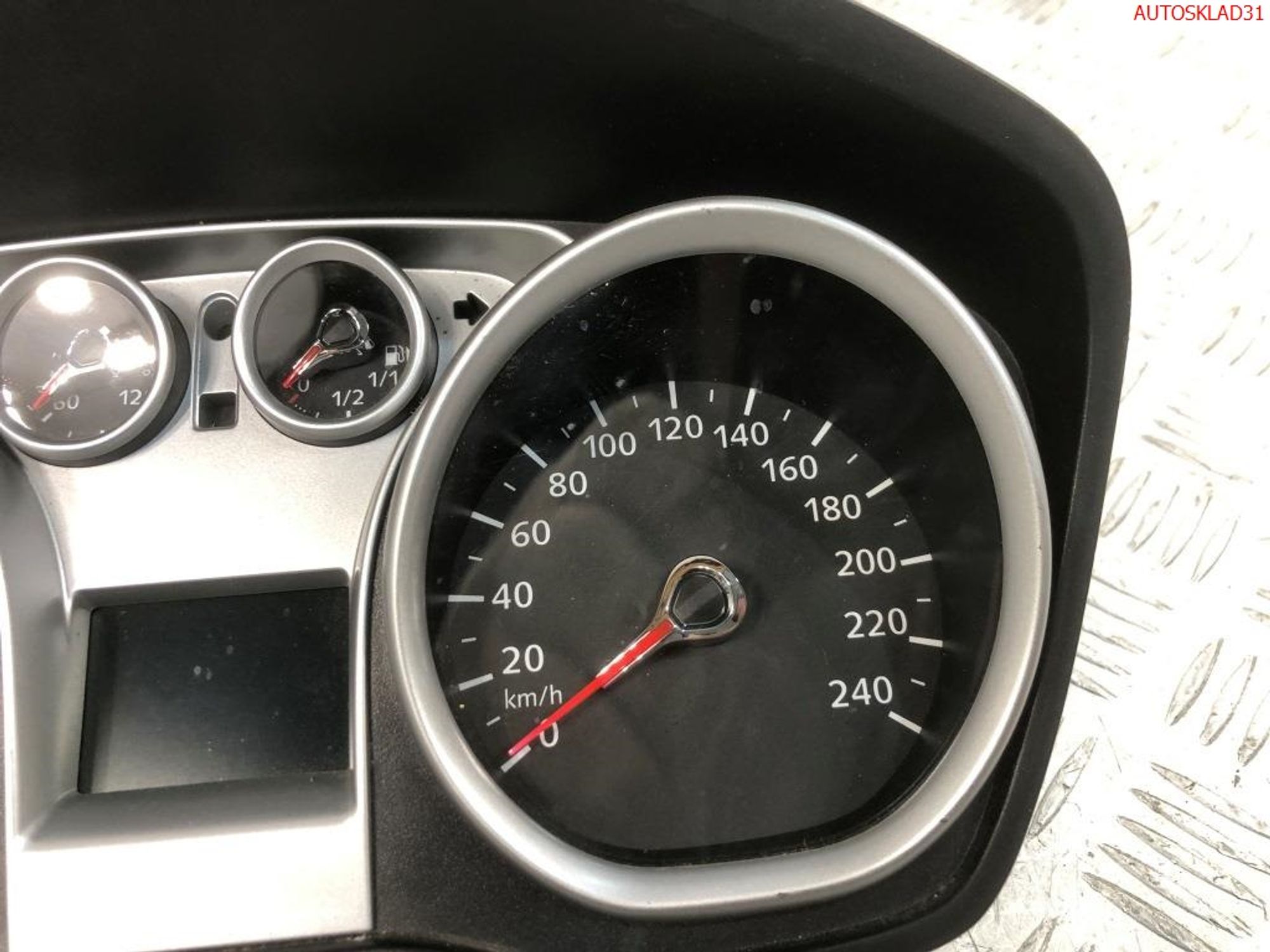 Панель приборов Ford Focus 2 1,6 Дизель 8V4T10849GJ, 16000 рублей, Дубовое