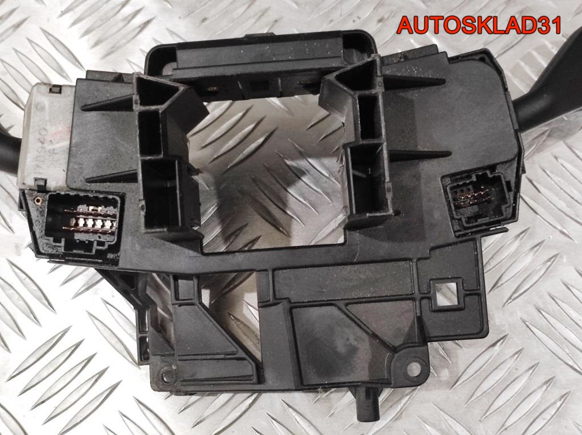 Переключатель подрулевой Ford Focus 2 4M5T13N064HH, 2000 рублей, Дубовое