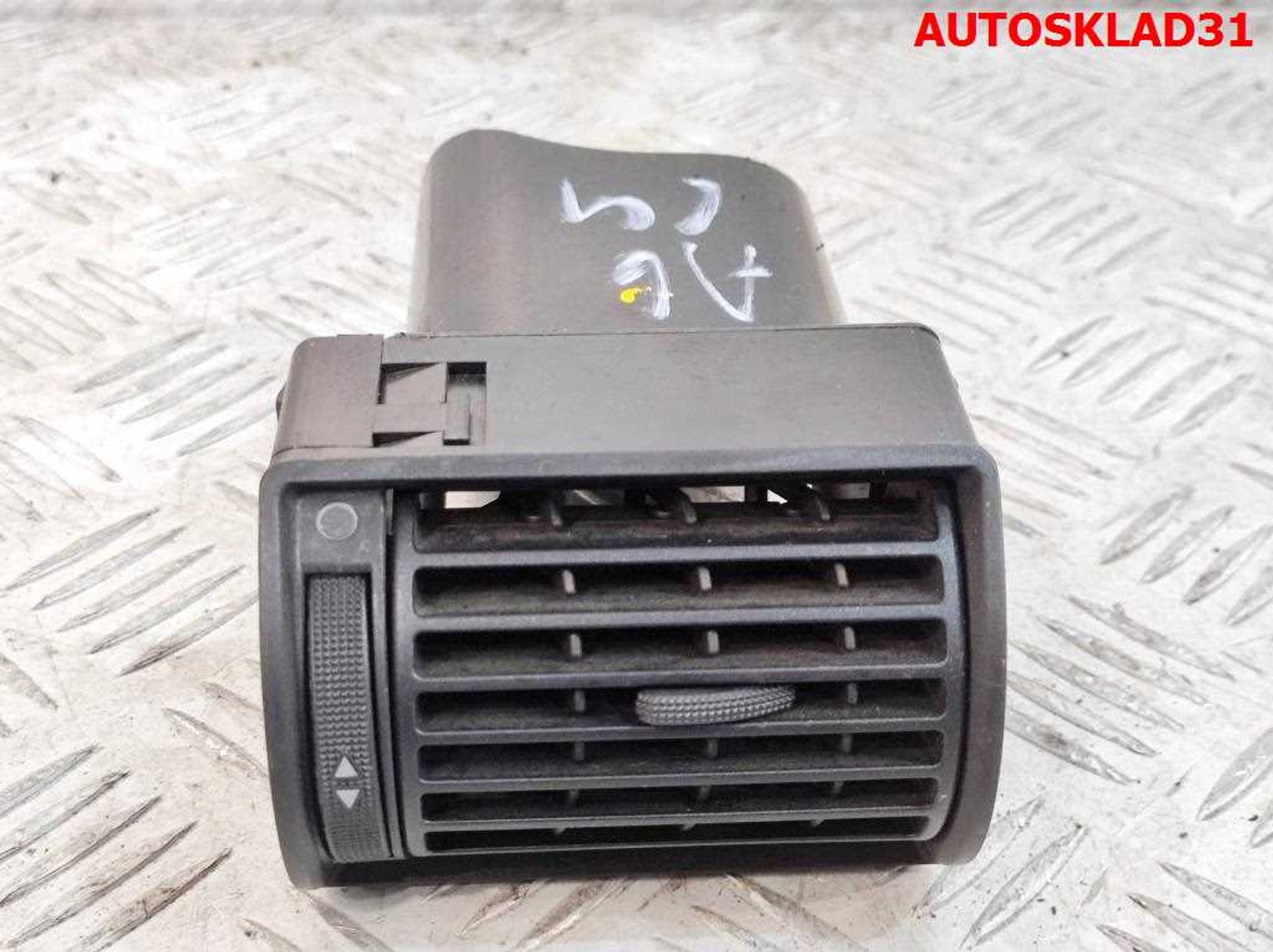 Дефлектор воздушный левый Audi A6 C4 4A1820901, 900 рублей, Дубовое