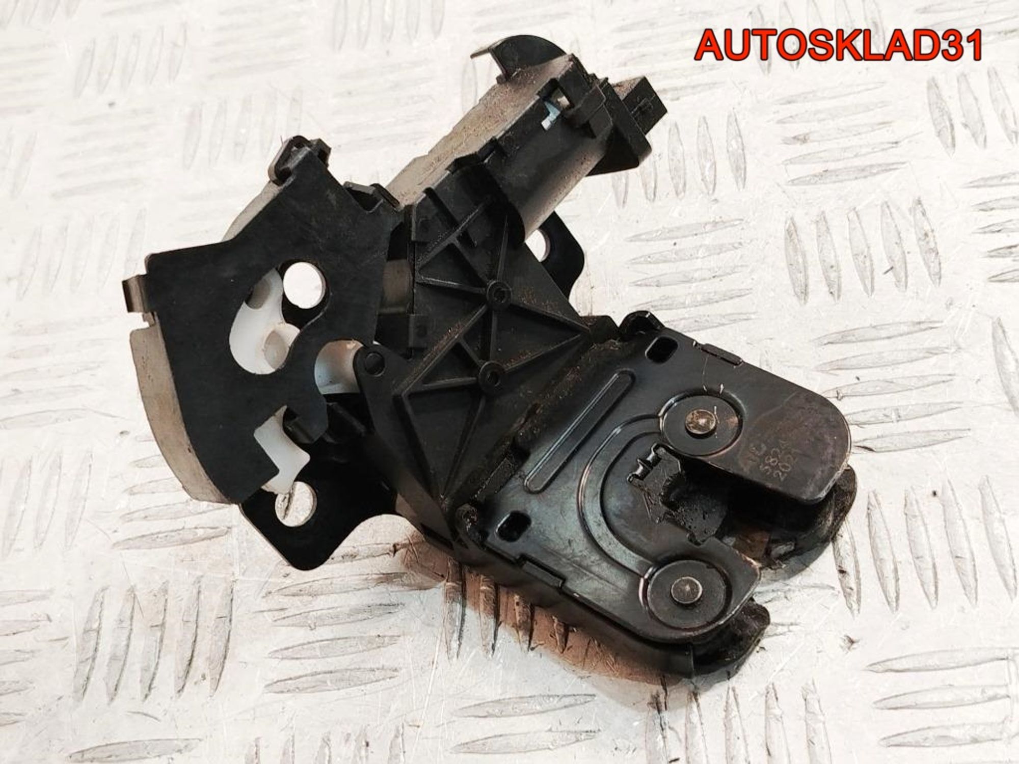 Замок двери багажника Audi A6 C6 Универсал 8P4827505B, 1500 рублей, Дубовое