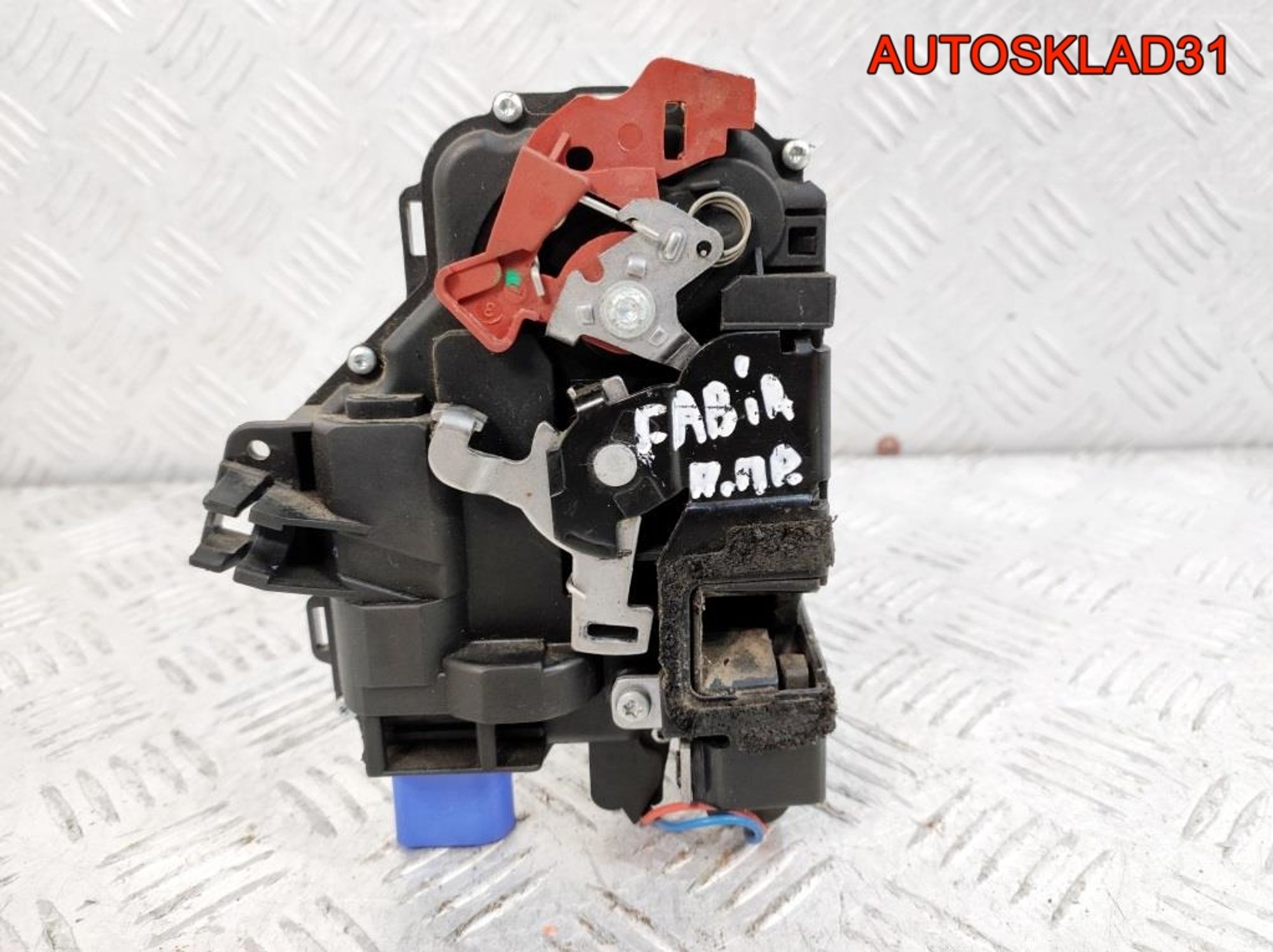 Замок двери передней правой Skoda Fabia 2 3B1837016CE, 2800 рублей, Дубовое