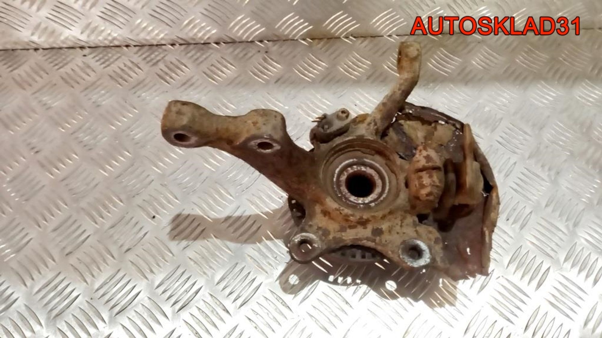 Кулак поворотный передний правый VW Golf 3 357407256C, 3000 рублей, Дубовое