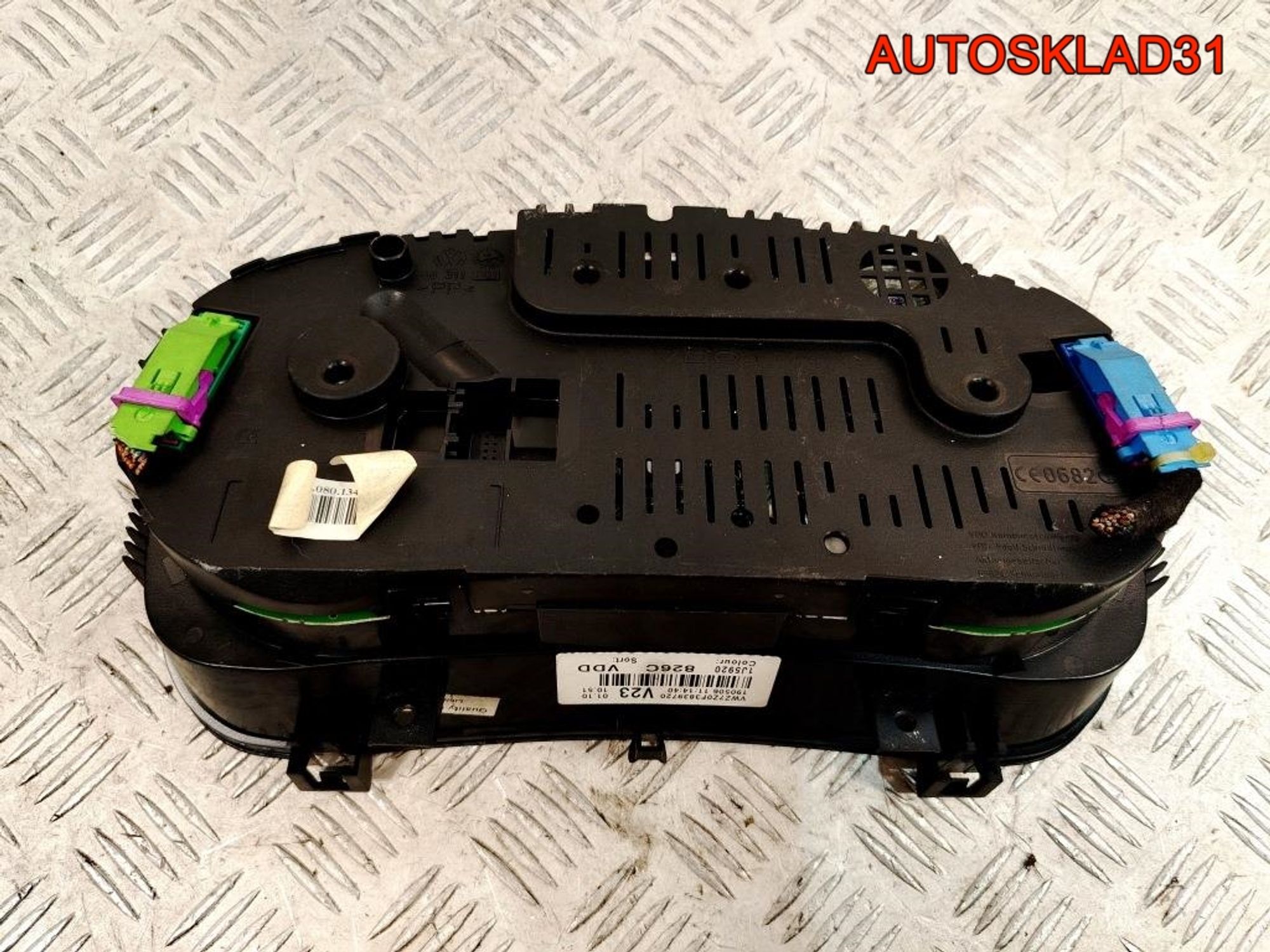Панель приборов VW Golf 4 1J5920826C Дизель, 15000 рублей, Дубовое