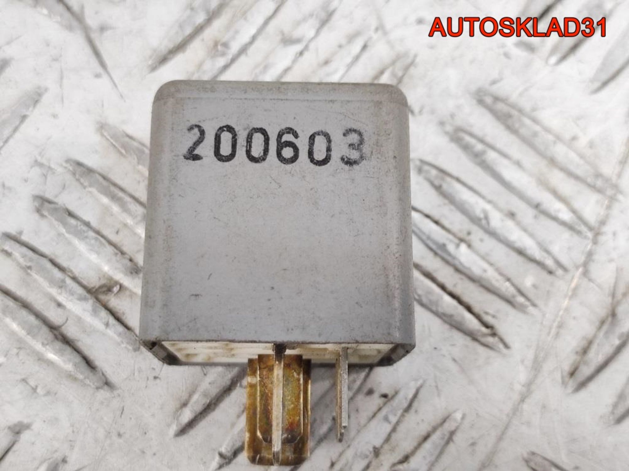 Реле топливного насоса №372 Audi 100 C4 4D0951253, 600 рублей, Дубовое