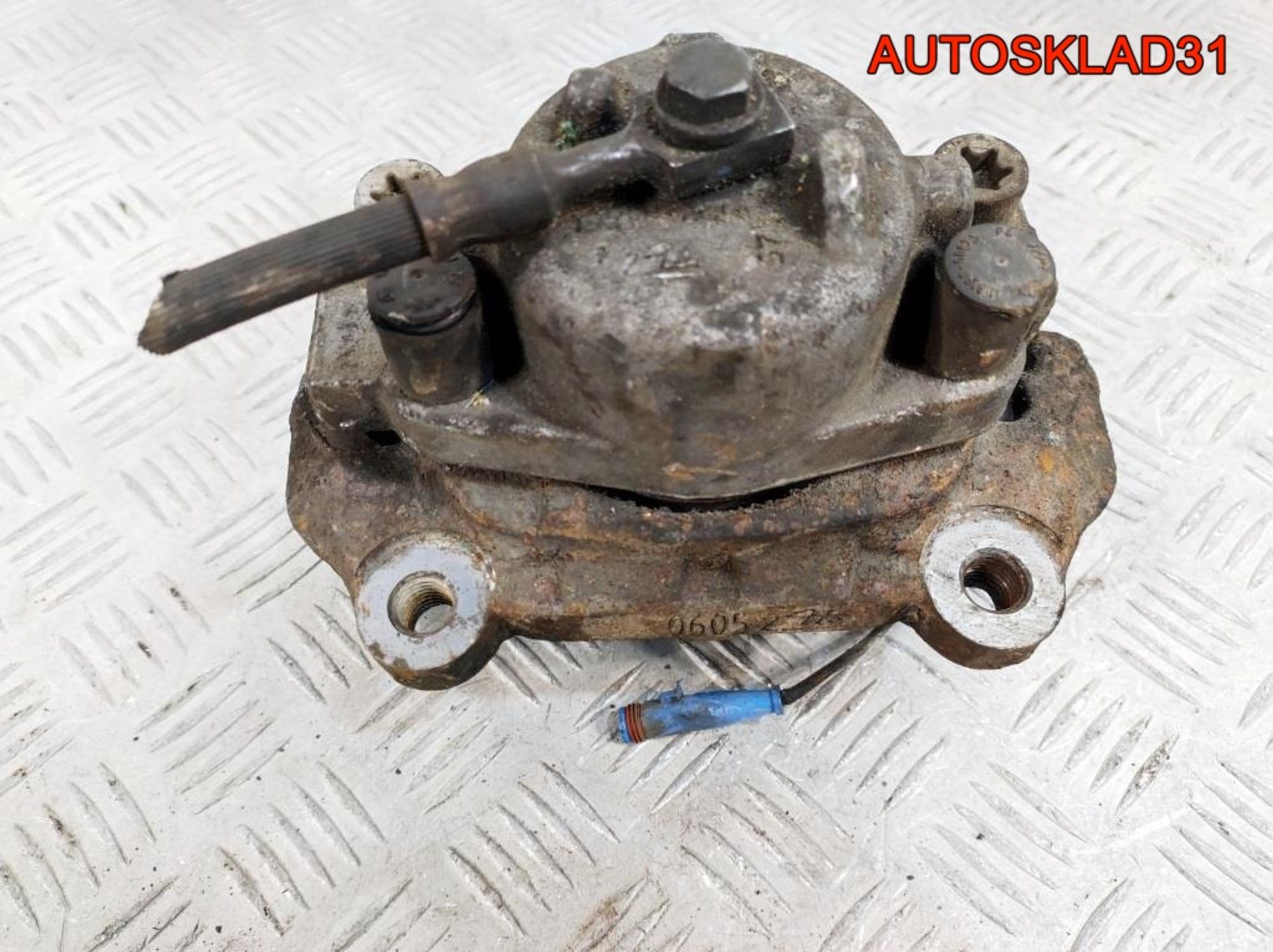 Суппорт тормозной передний левый Opel Vectra C 93176375, 2300 рублей, Дубовое