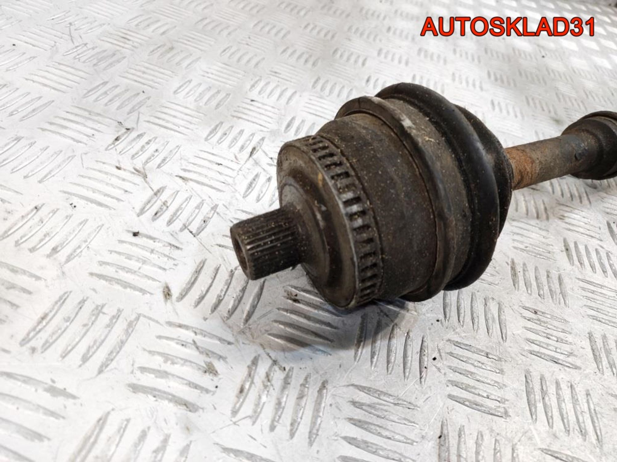 Полуось передняя правая VW Passat B5 8D0407272AP, 4100 рублей, Дубовое