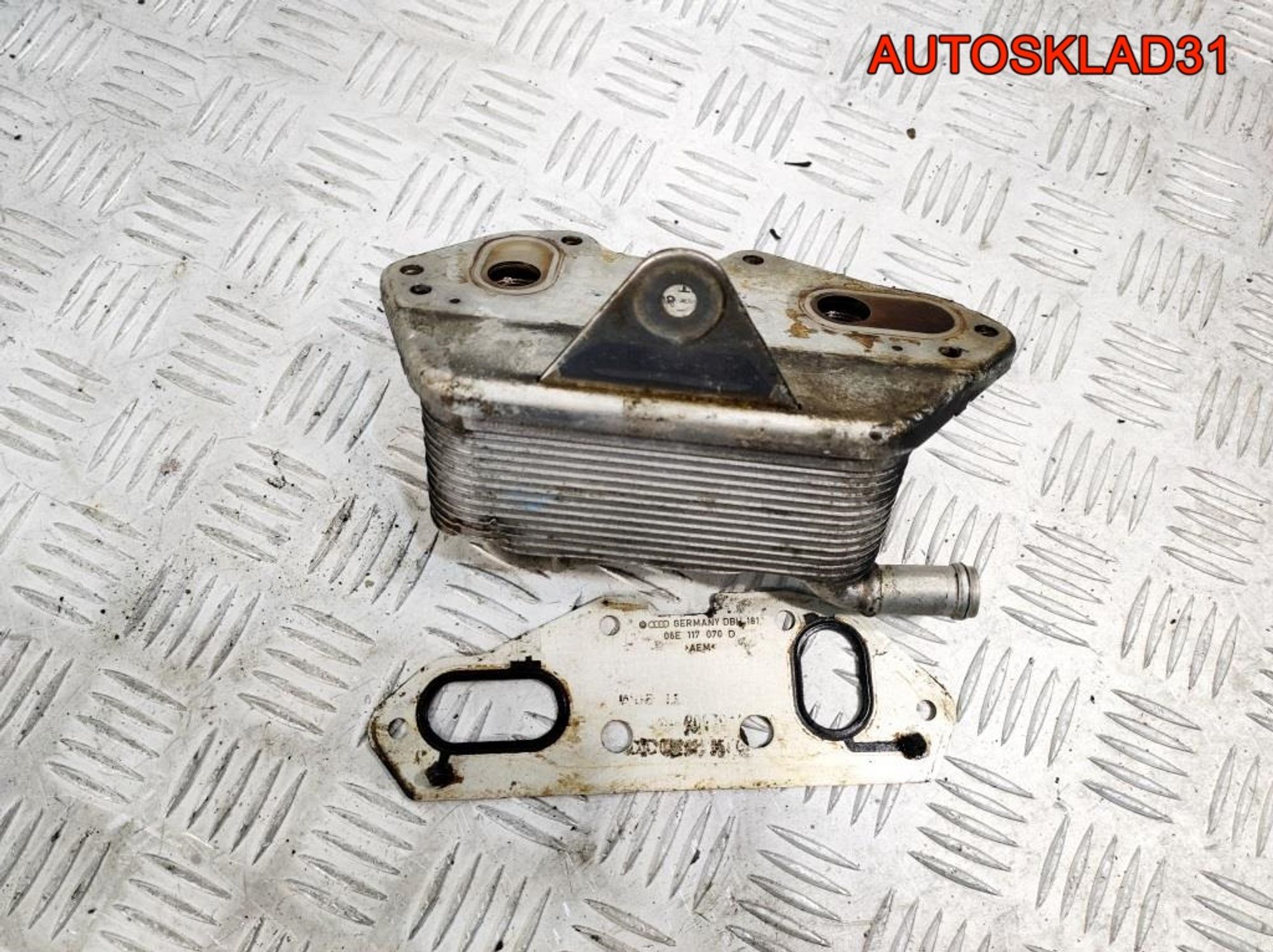 Теплообменник Audi A6 C6 2.4 BDW 06E117021G, 1400 рублей, Дубовое